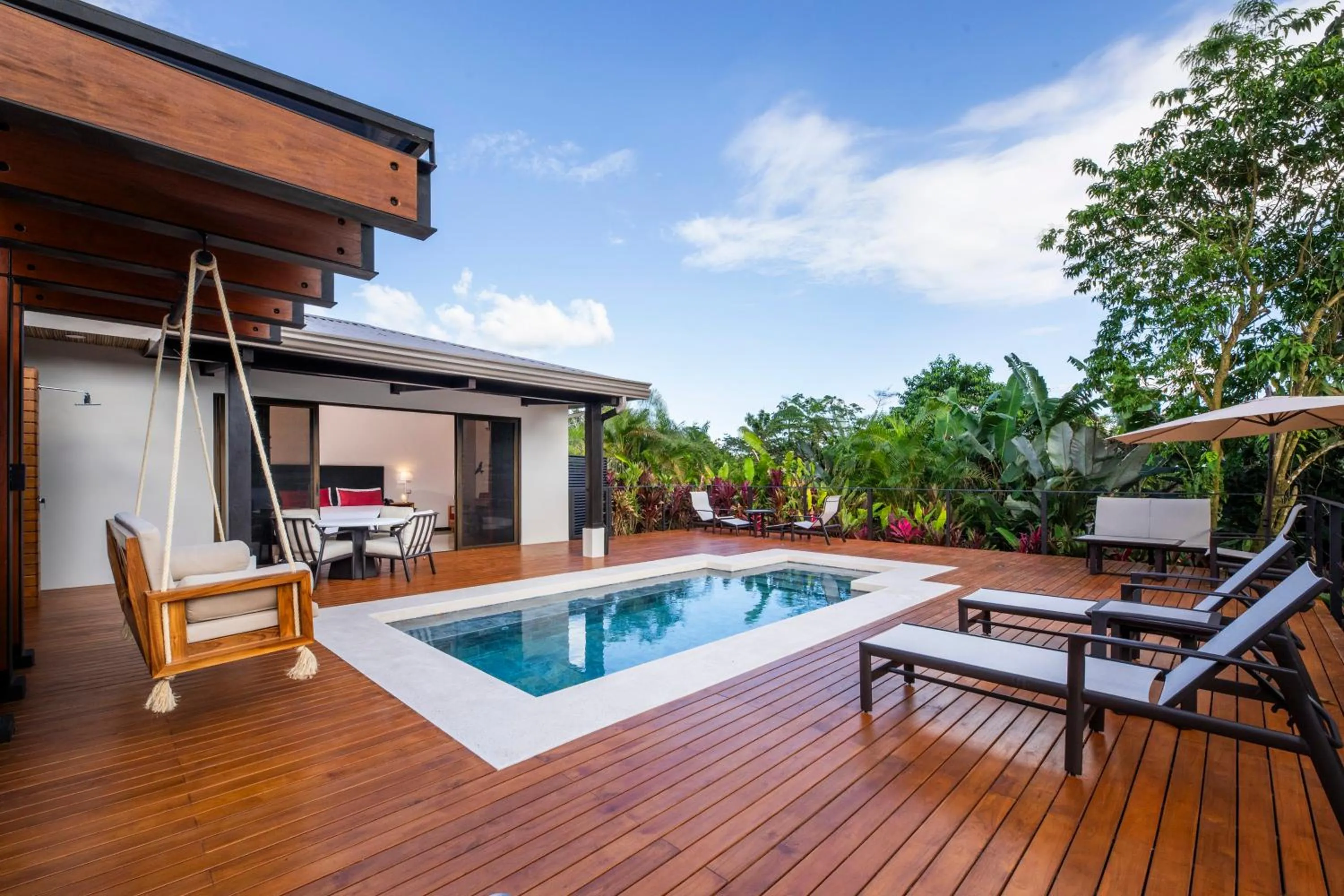 Swimming pool in Arenal Manoa Resort & Hot Springs