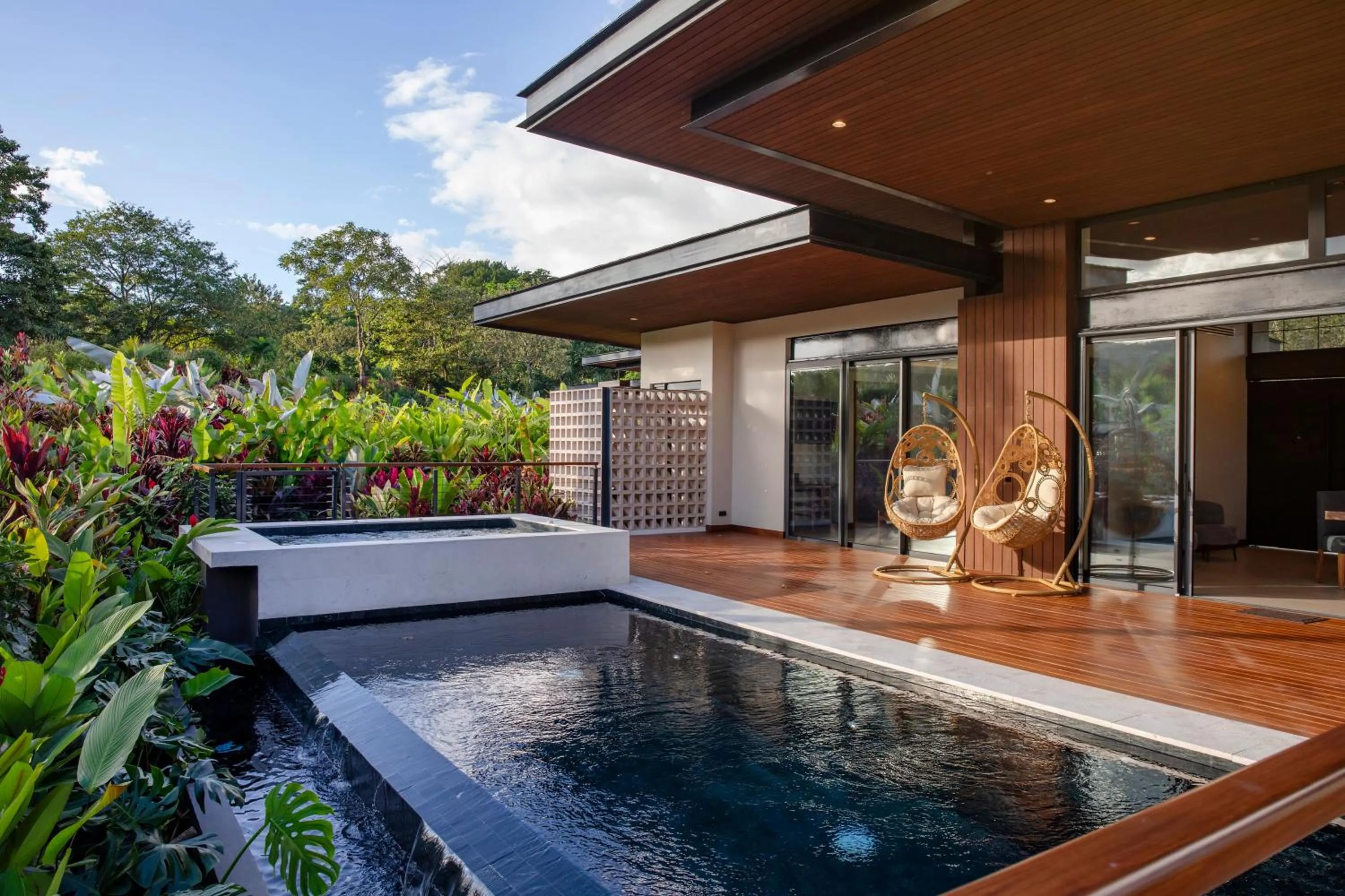 Swimming pool in Arenal Manoa Resort & Hot Springs