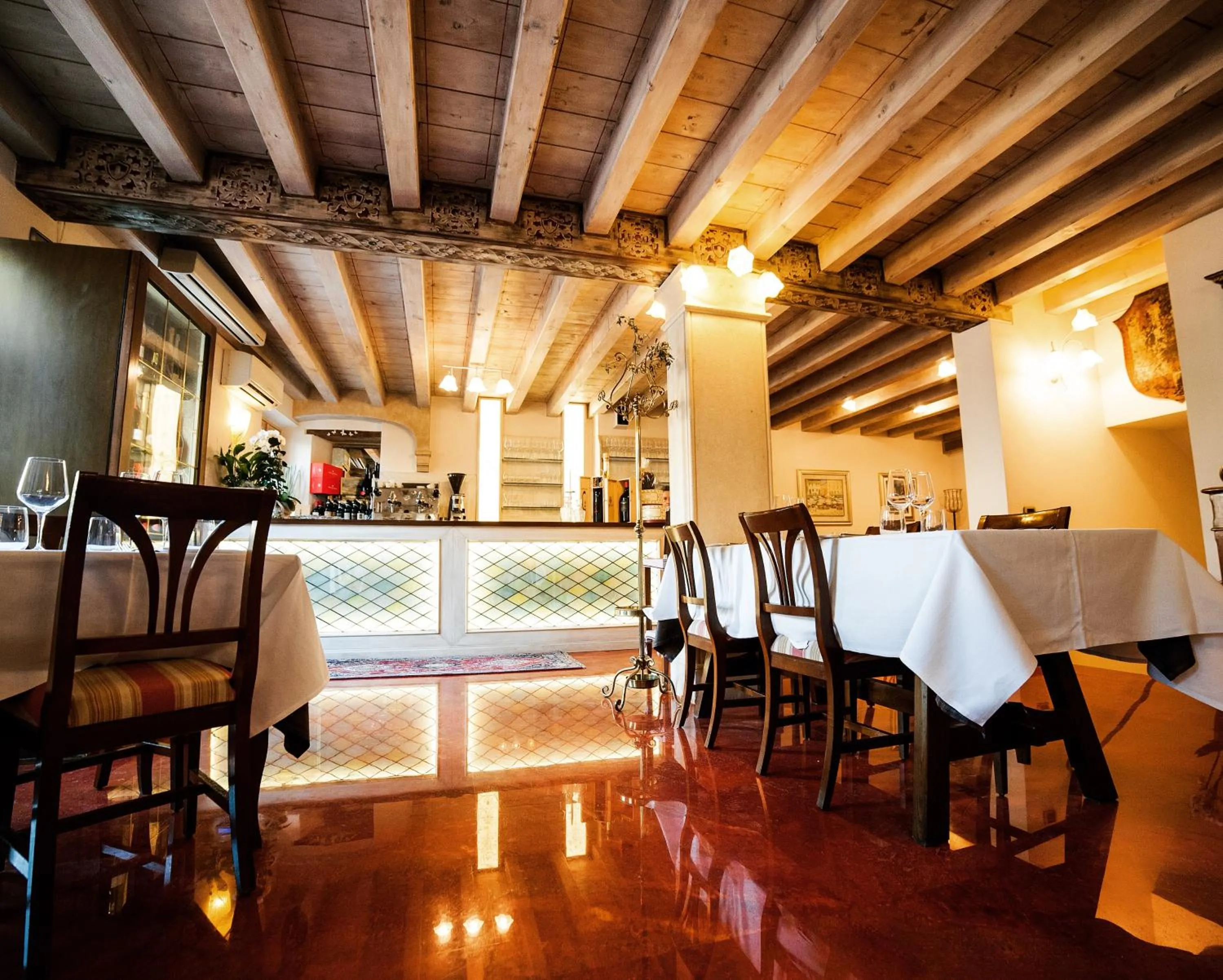 Dining area in Locanda Lo Scudo