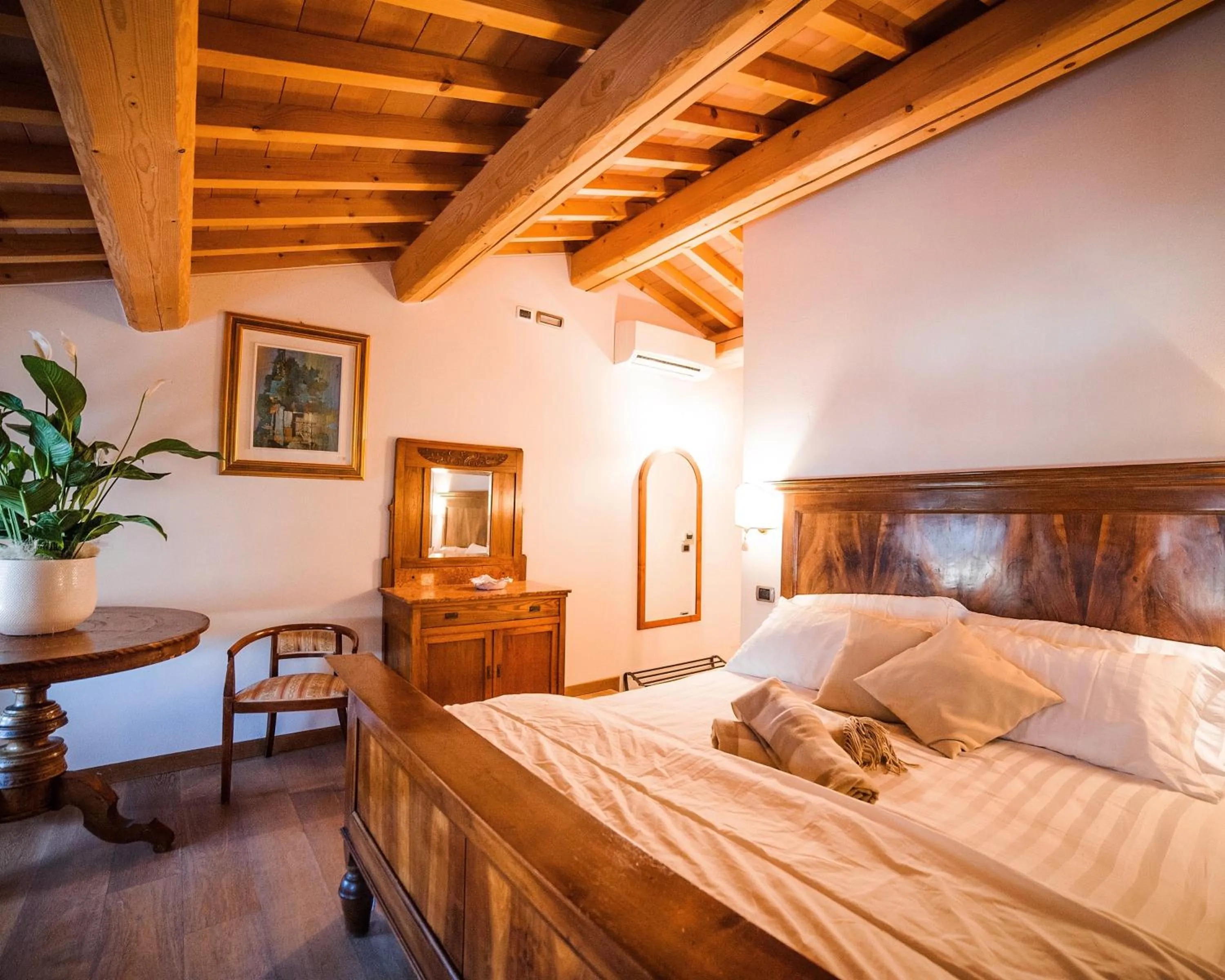 Bedroom, Bed in Locanda Lo Scudo