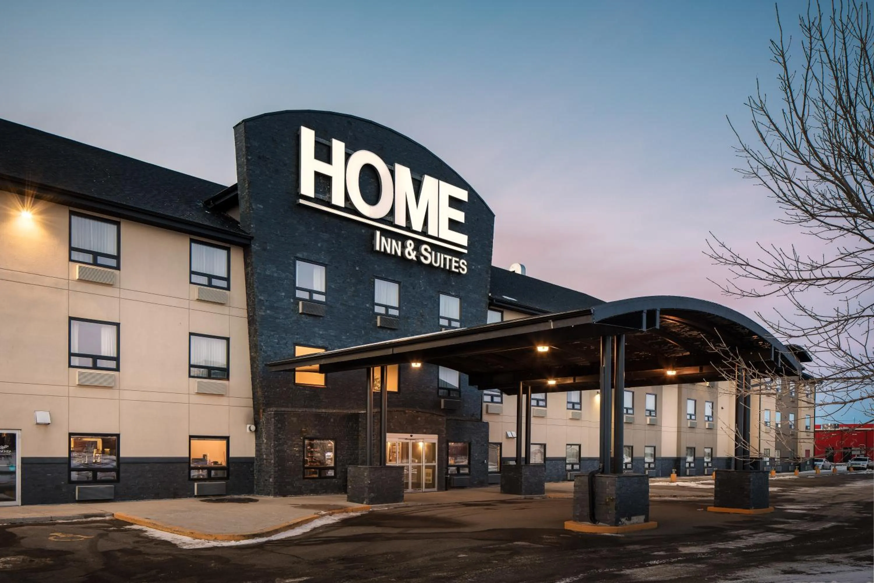 Facade/entrance in Home Inn & Suites - Swift Current