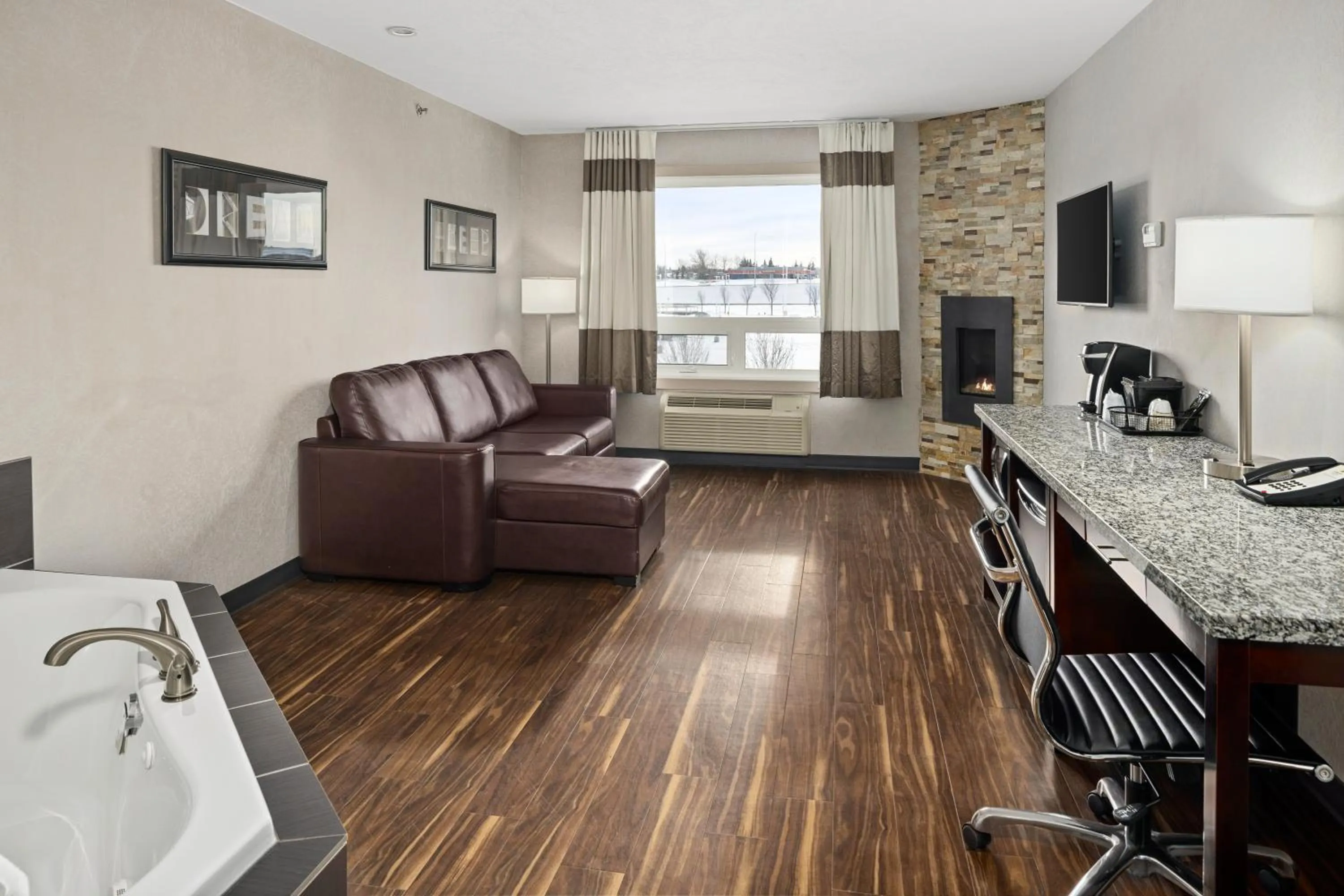 Seating area in Home Inn & Suites - Swift Current