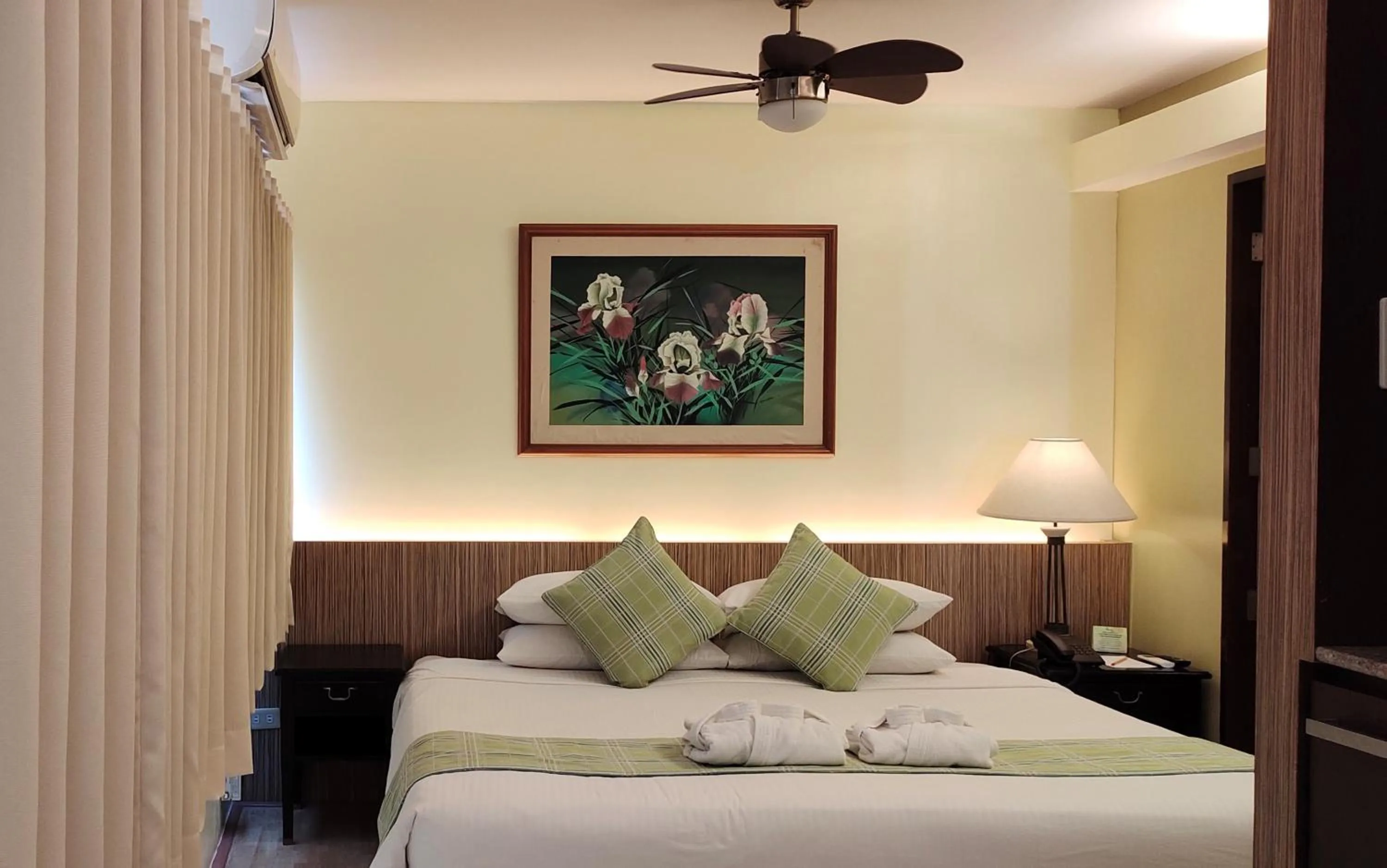 Bedroom, Bed in Hotel Fleuris