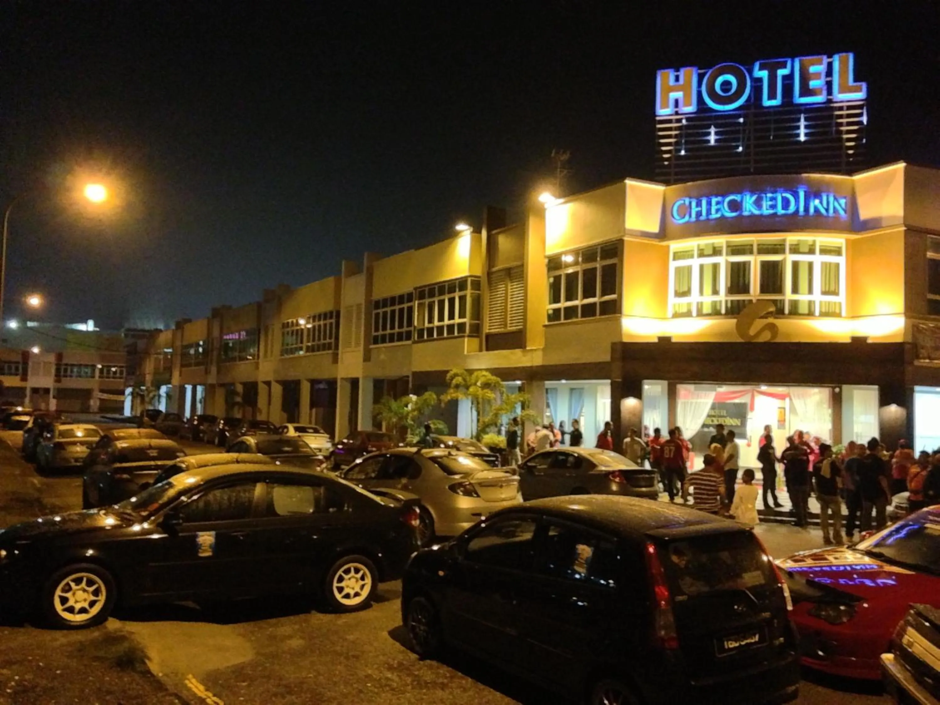 Parking in Hotel Checkedinn