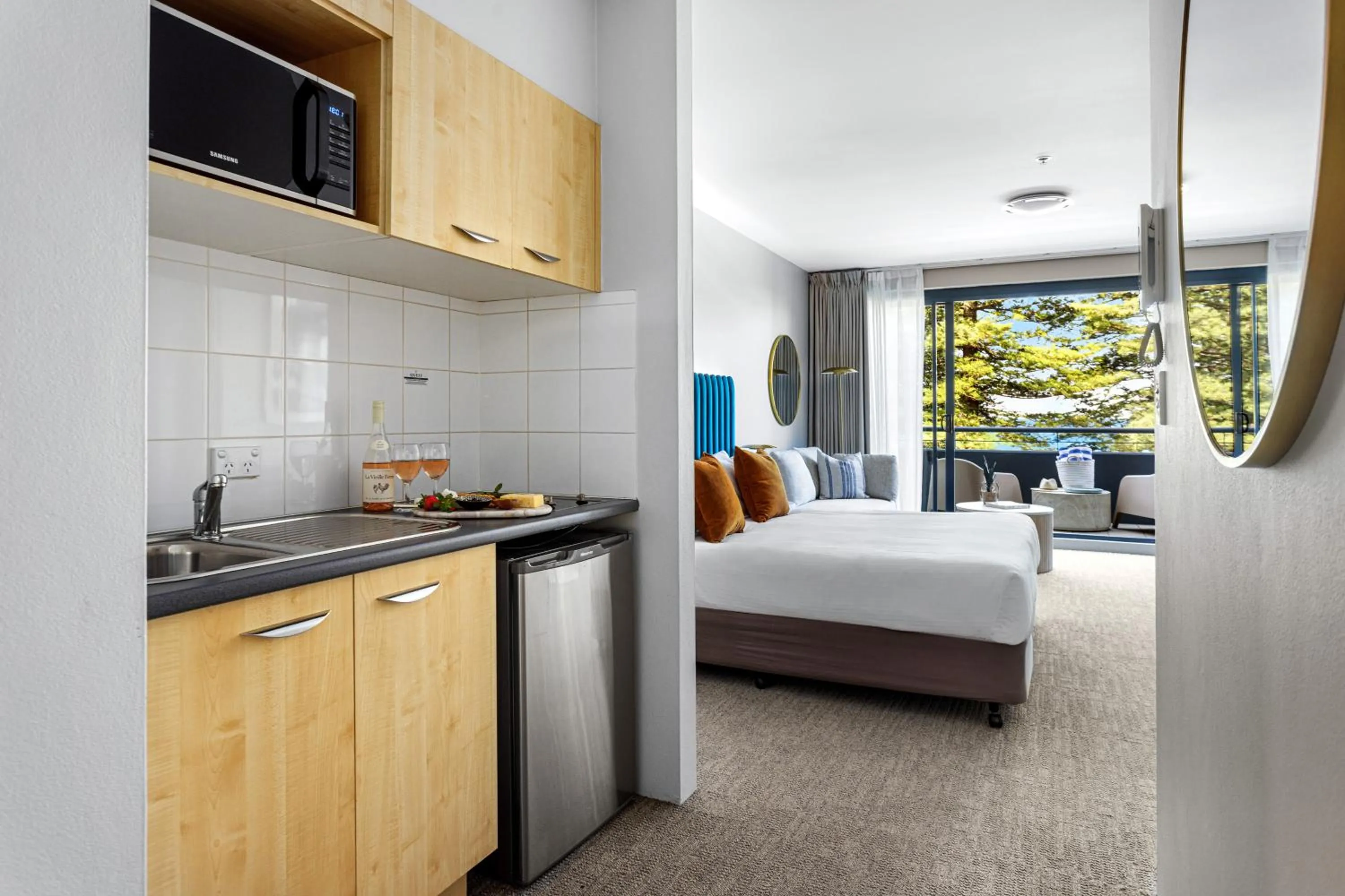 kitchen, Bed in Quest Cronulla Beach