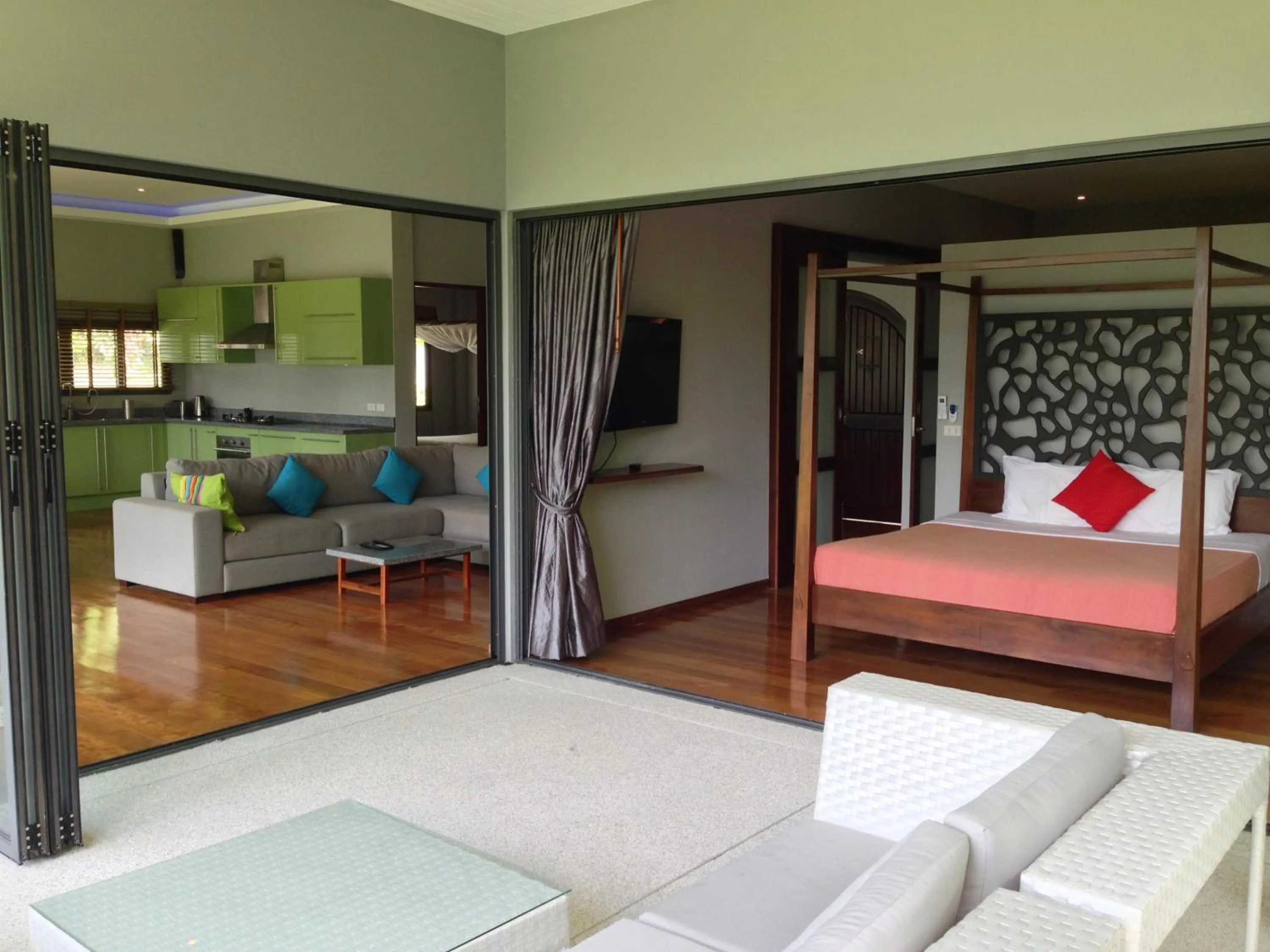 Photo of the whole room, Bed in The Jungle Club - SHA Extra Plus