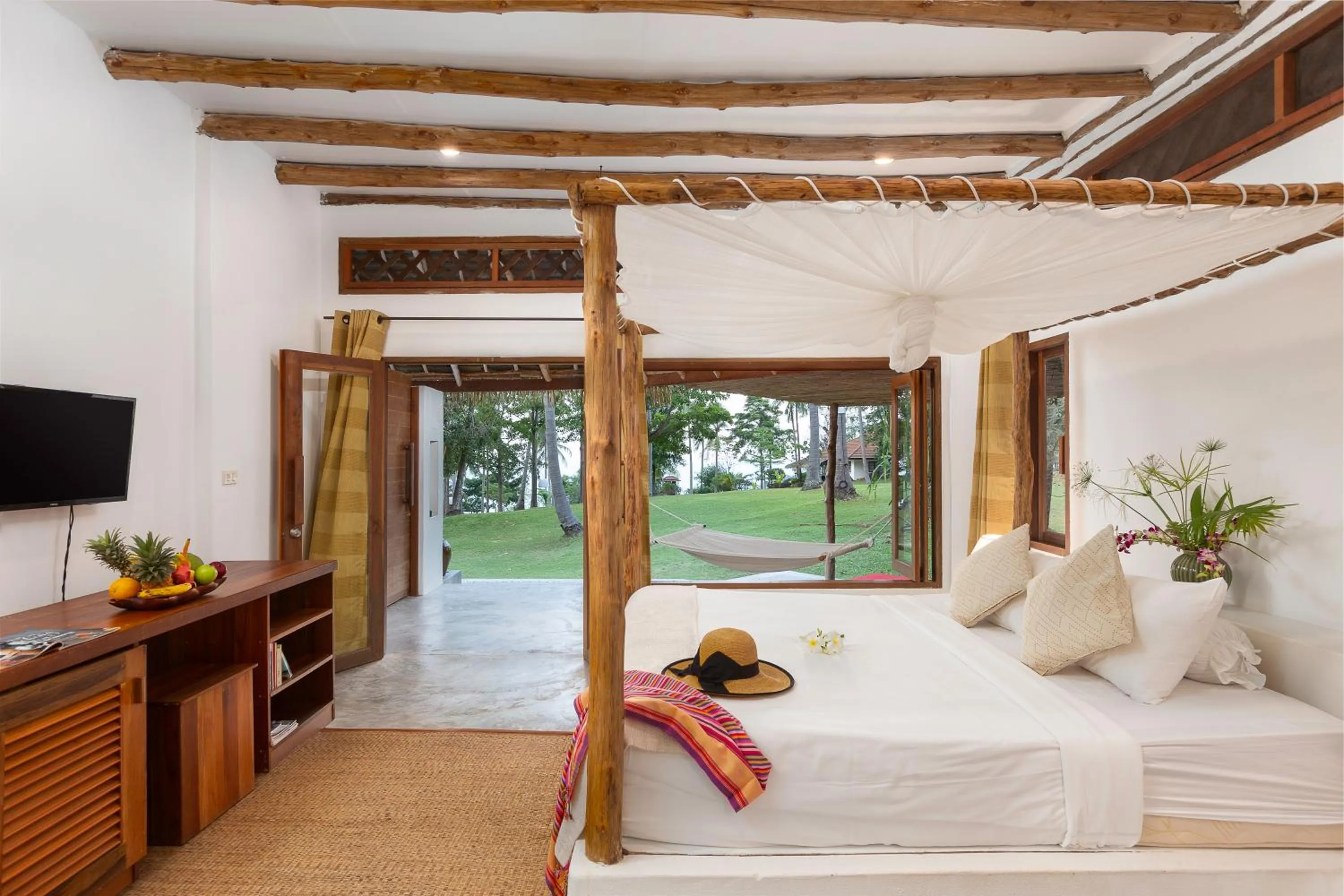 Bed in The Jungle Club - SHA Extra Plus