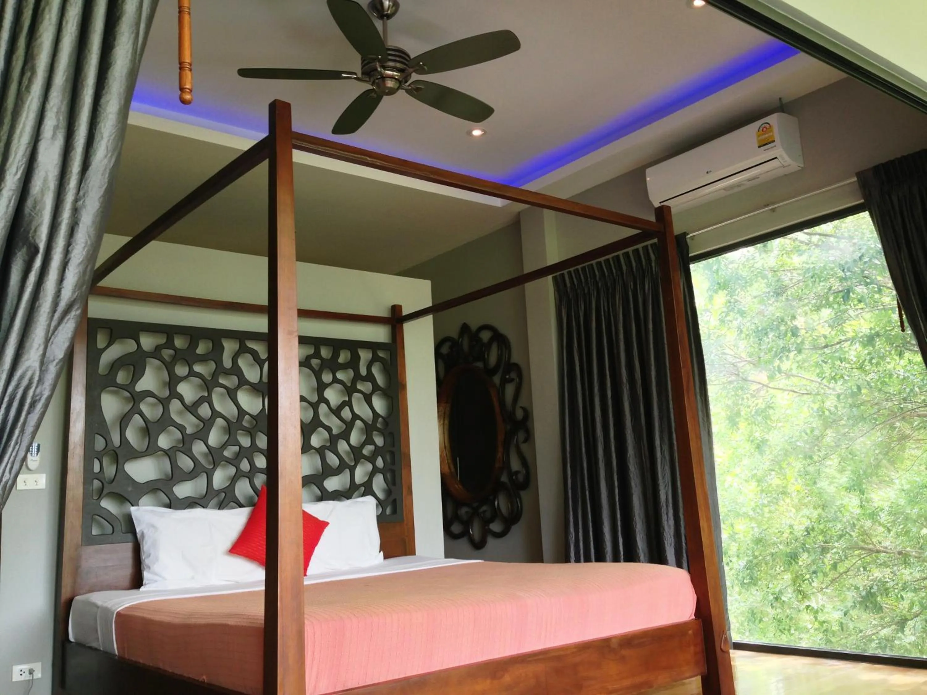 Day, Bed in The Jungle Club - SHA Extra Plus