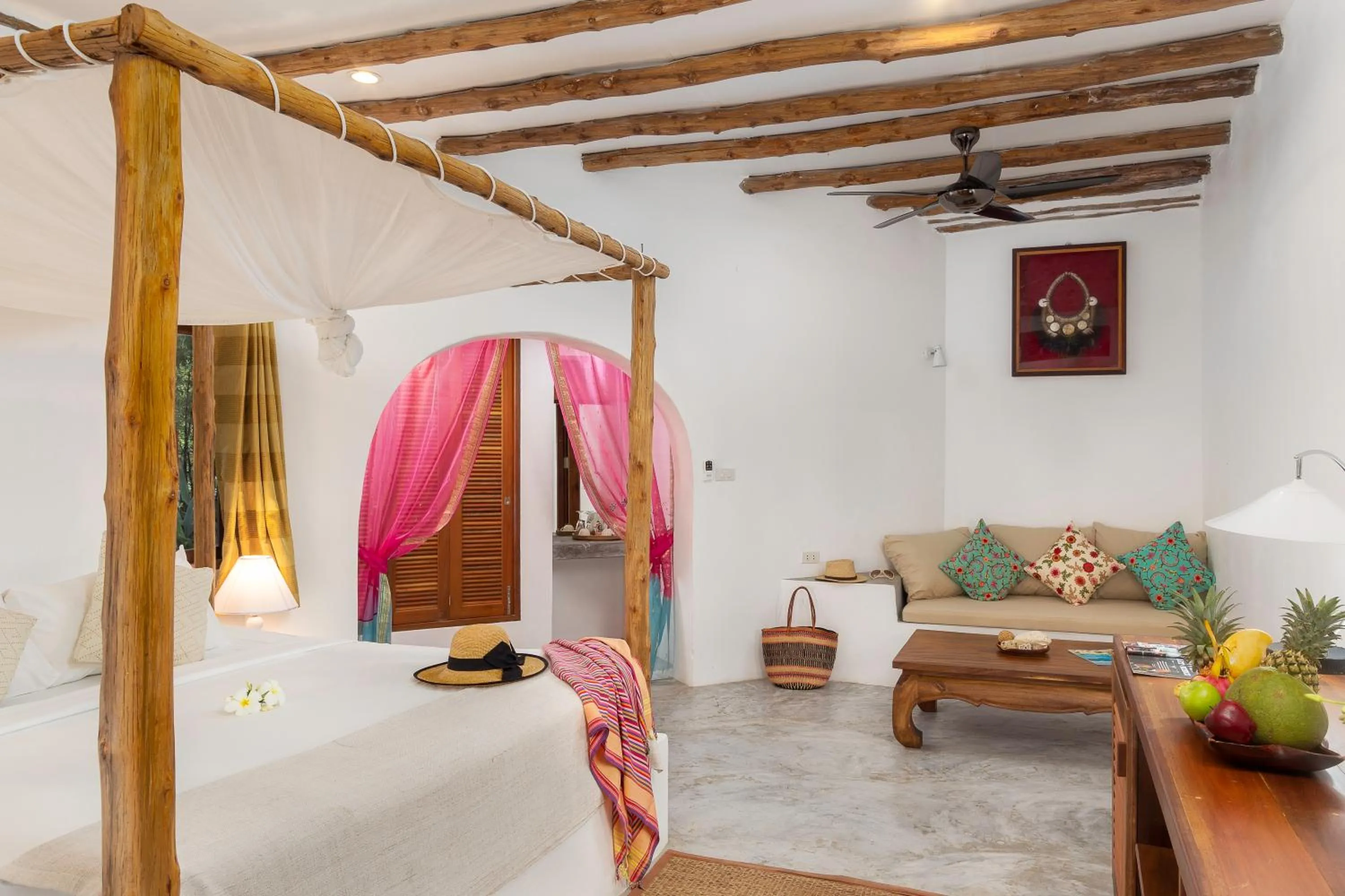 Living room, Bed in The Jungle Club - SHA Extra Plus