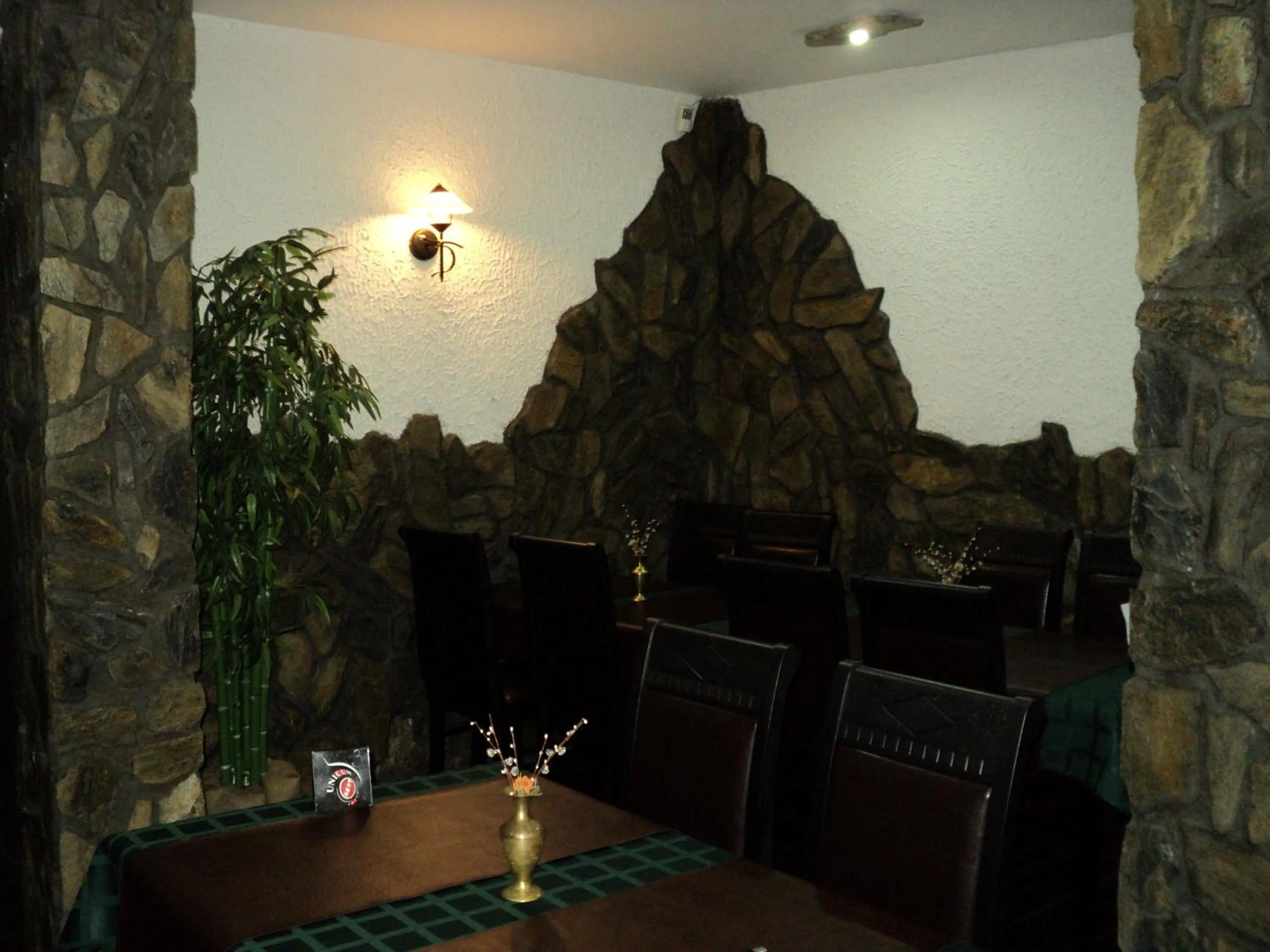 Restaurant/places to eat in Kovács Hotel Superior