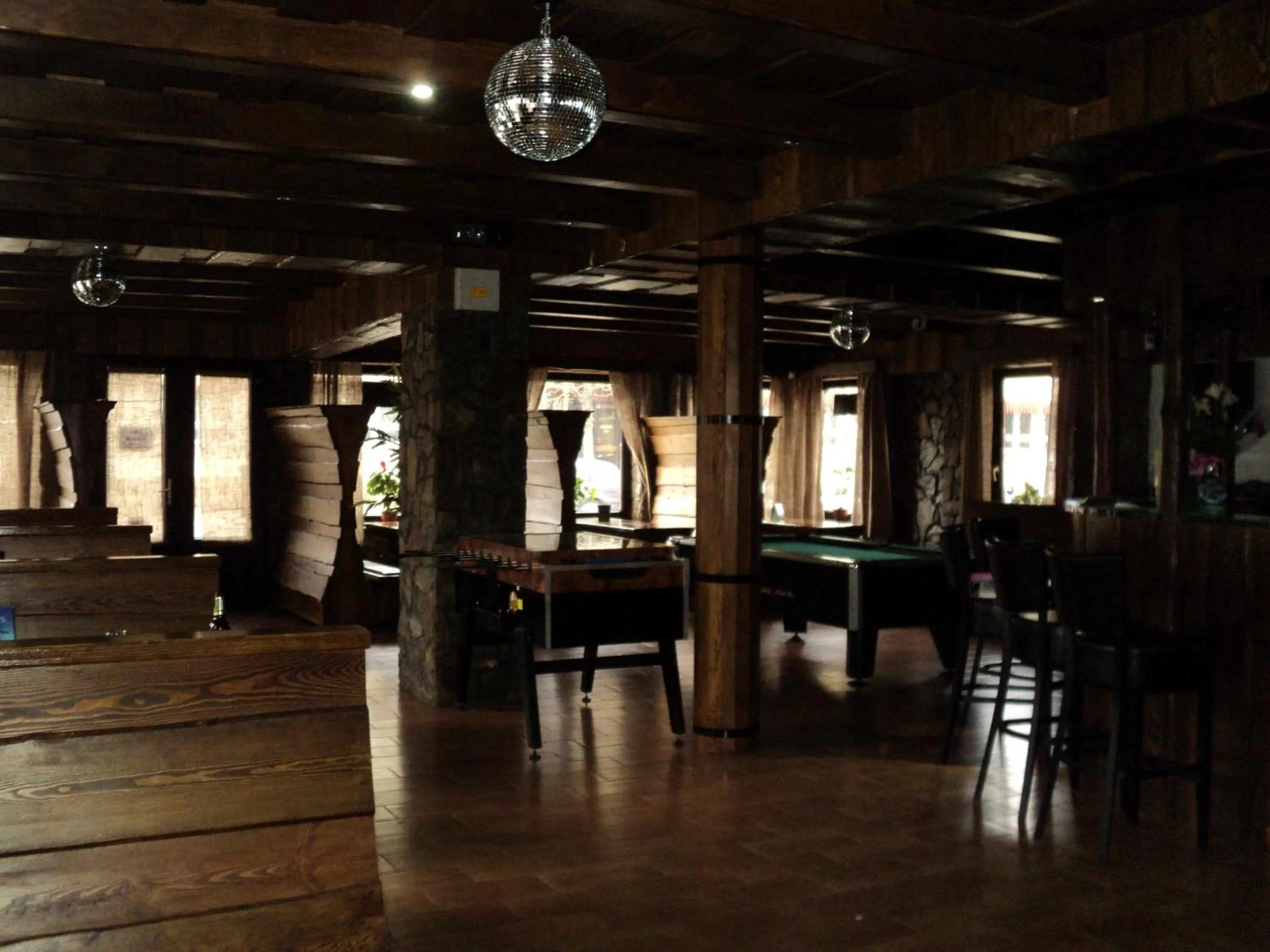 Restaurant/places to eat in Kovács Hotel Superior