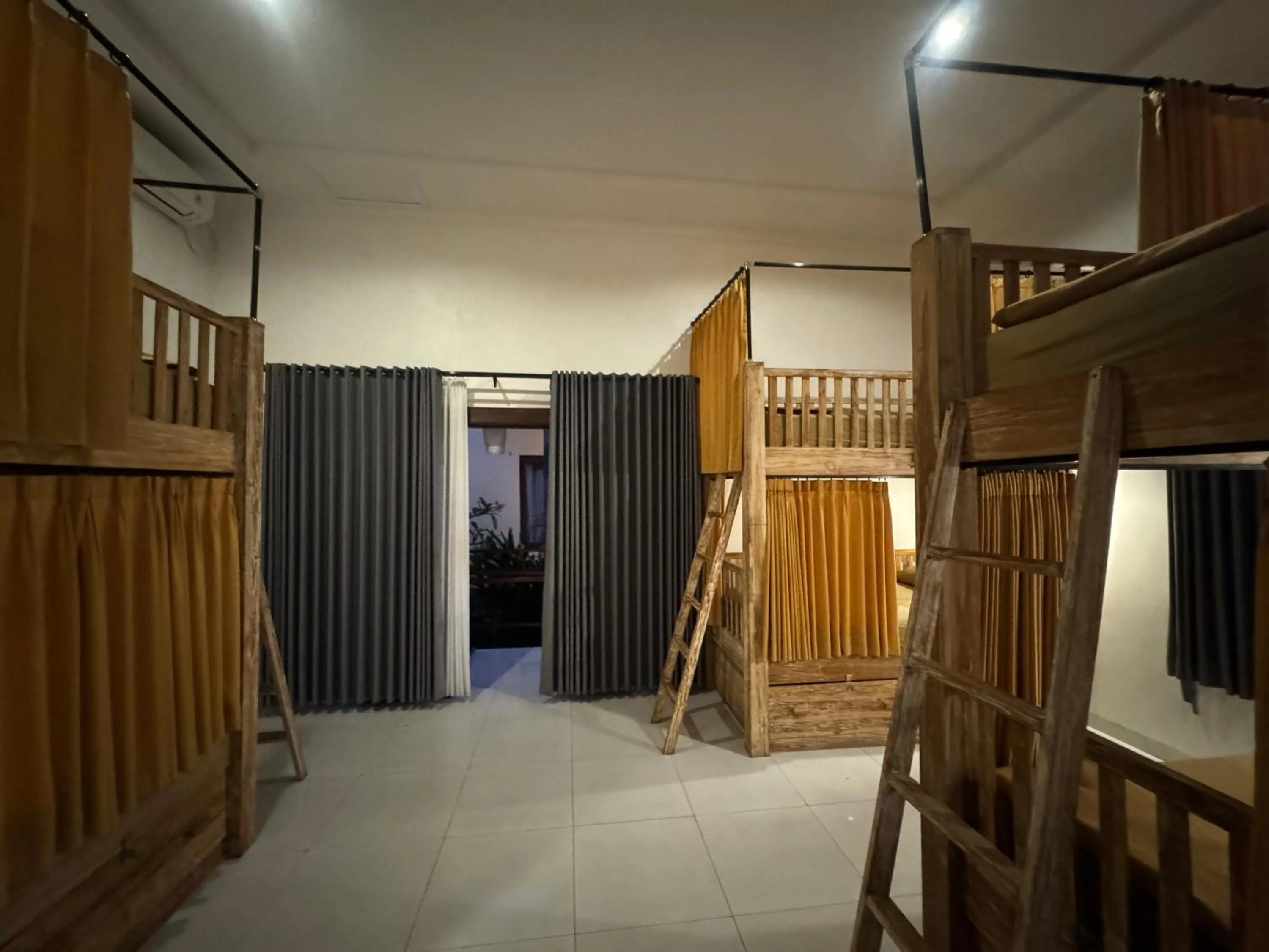 Dream Beach Hostel Lembongan