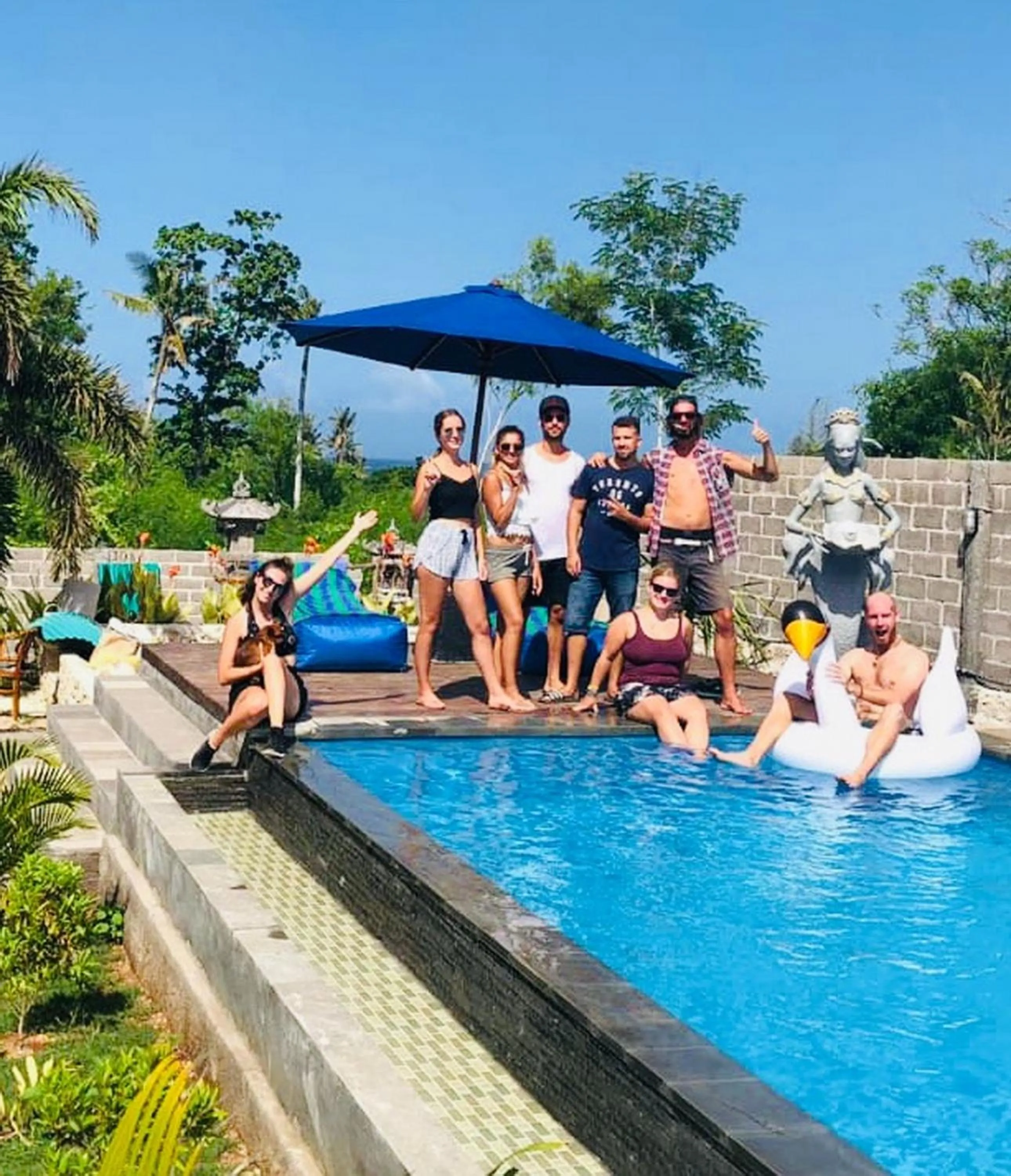 Swimming pool in Dream Beach Hostel Lembongan