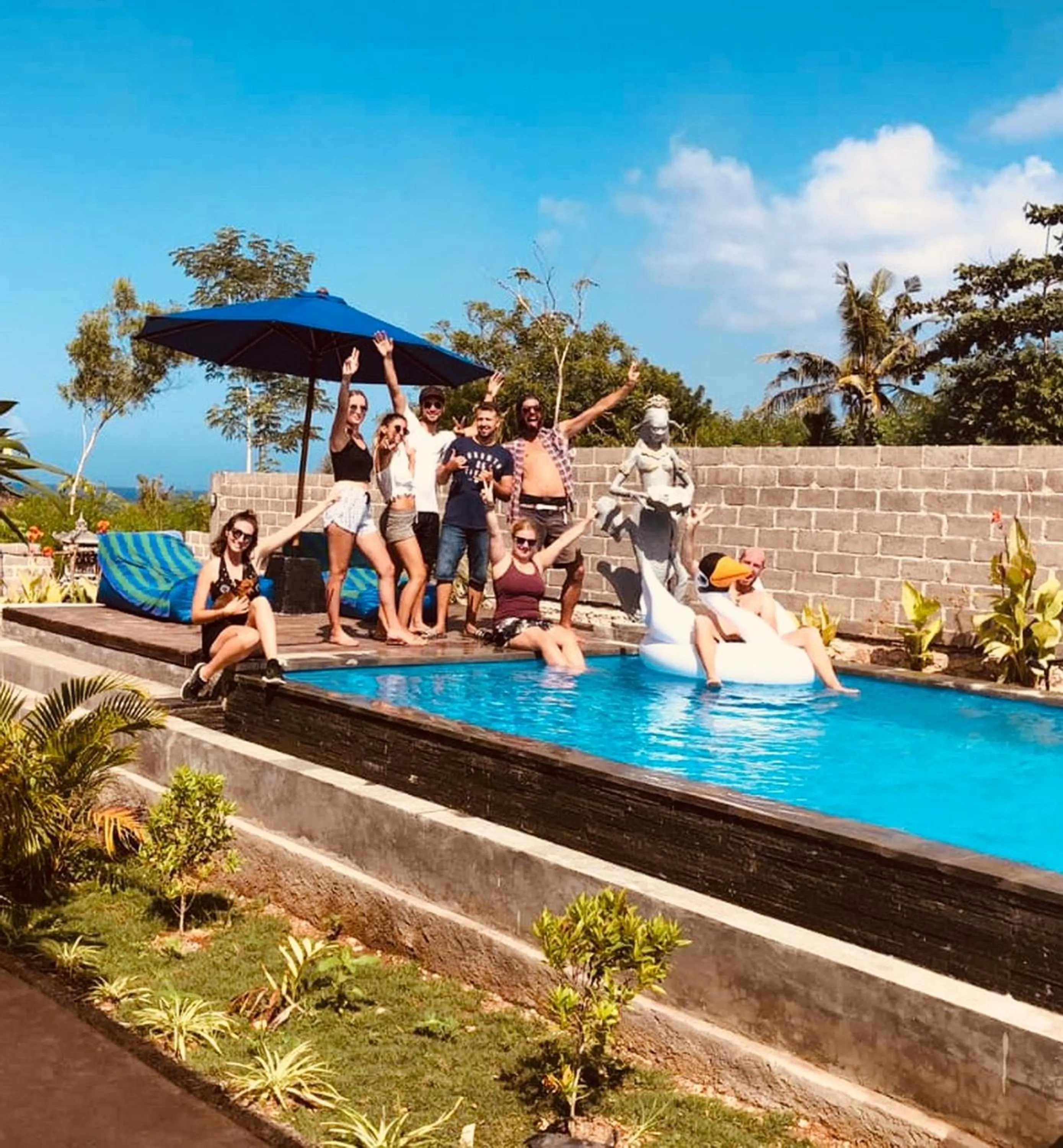 Swimming pool in Dream Beach Hostel Lembongan