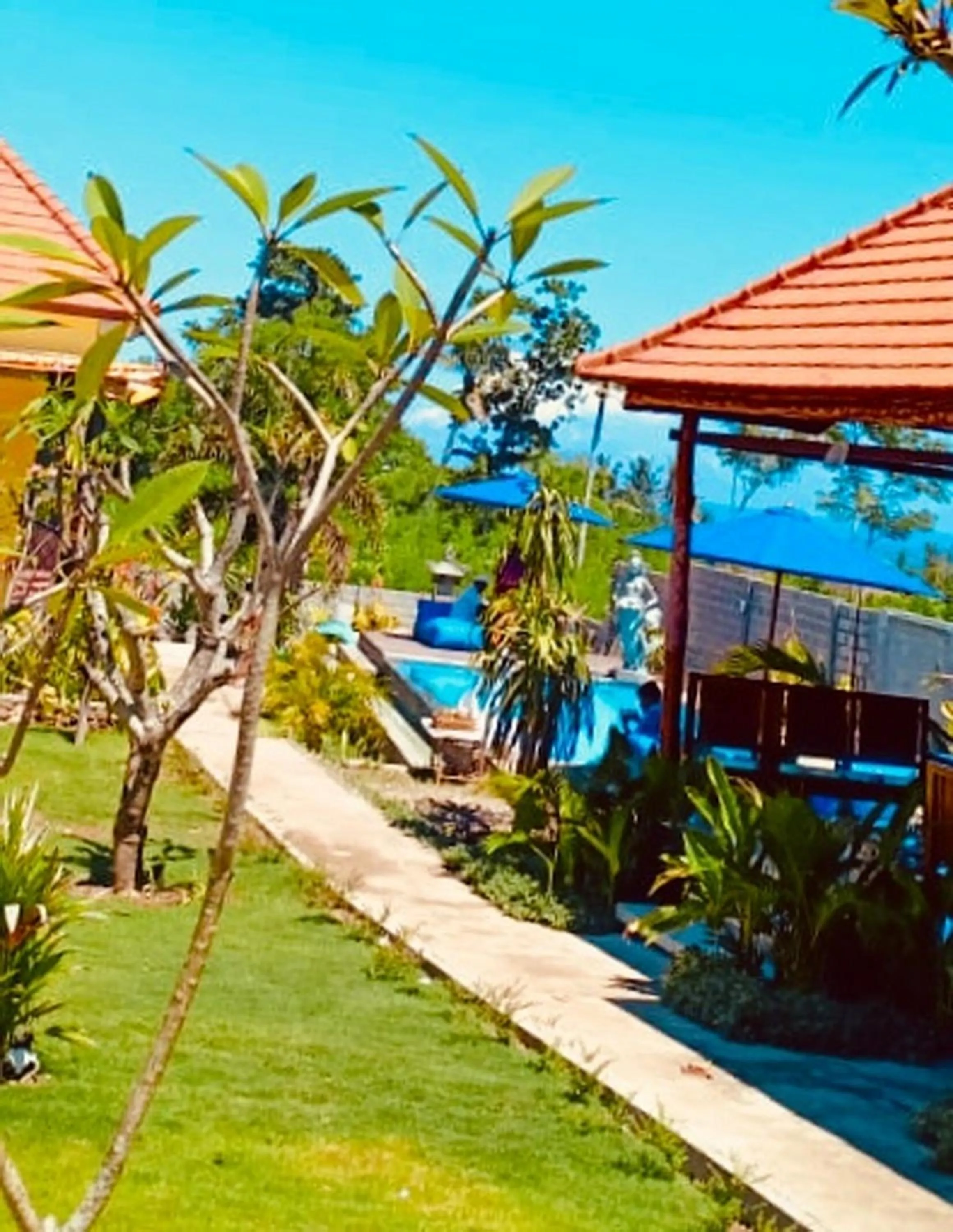 Property building in Dream Beach Hostel Lembongan