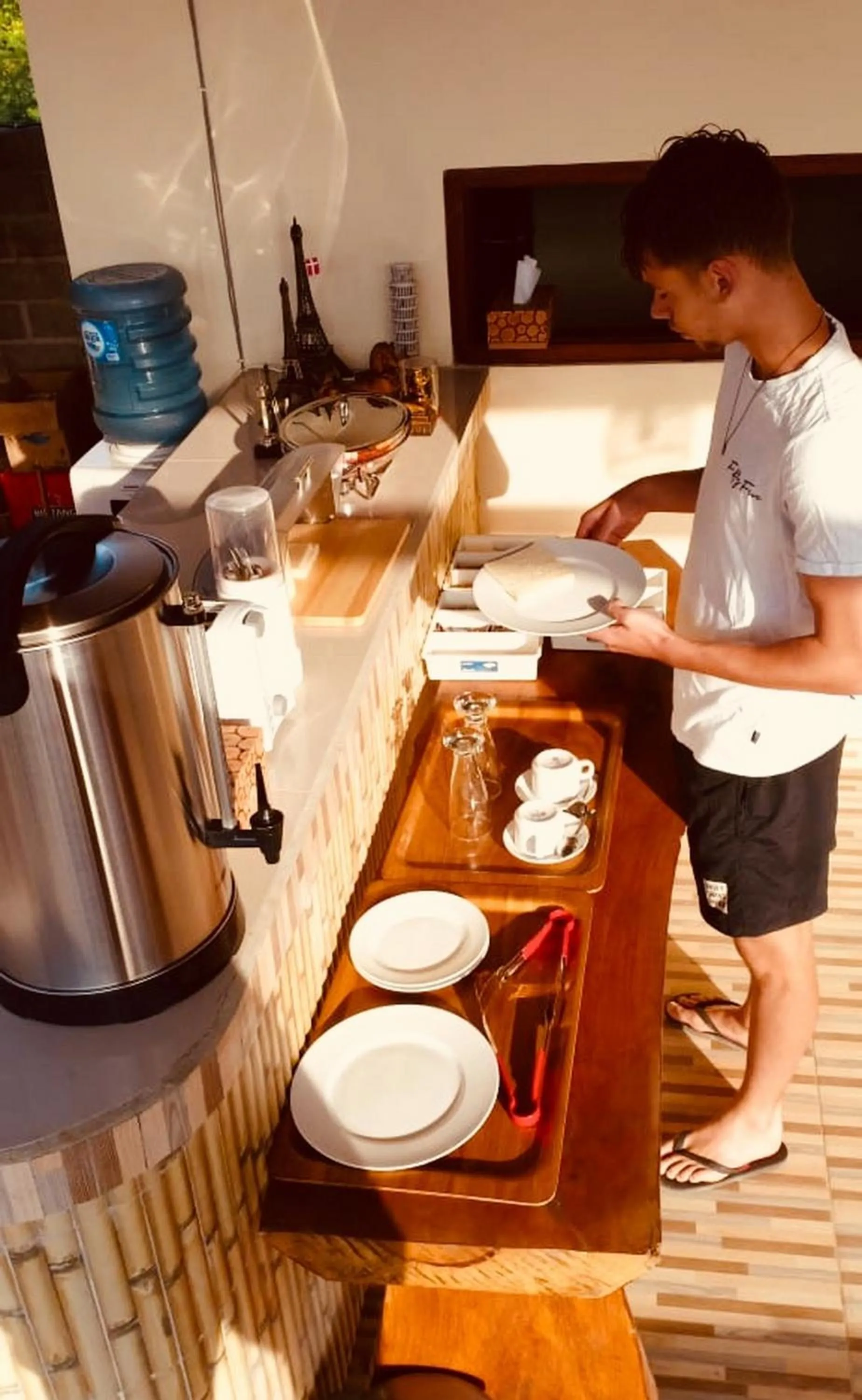 Continental breakfast in Dream Beach Hostel Lembongan