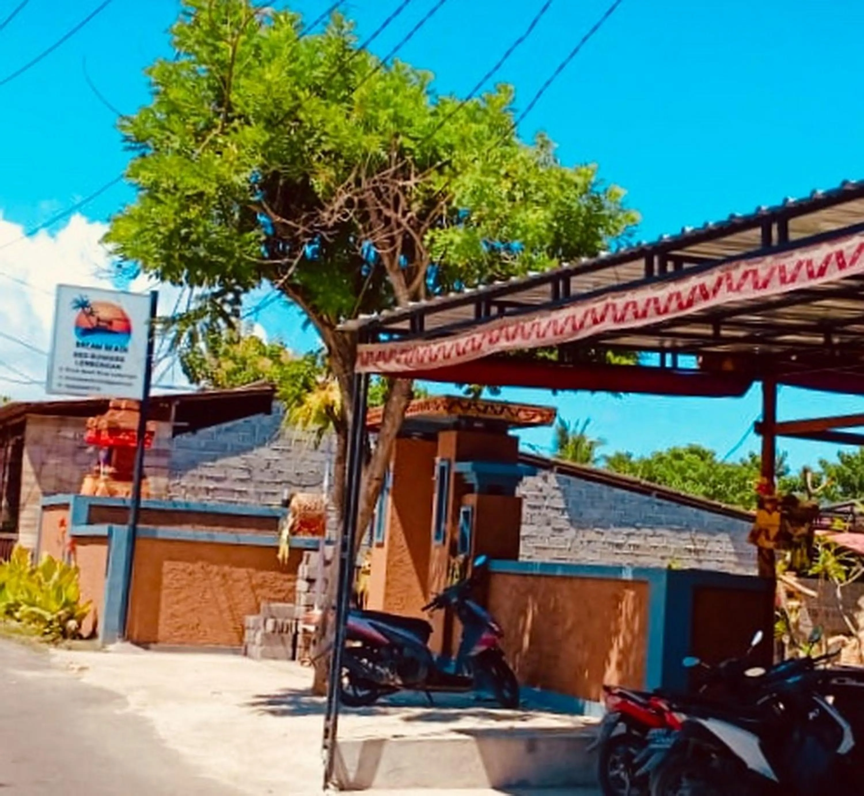 Facade/entrance in Dream Beach Hostel Lembongan