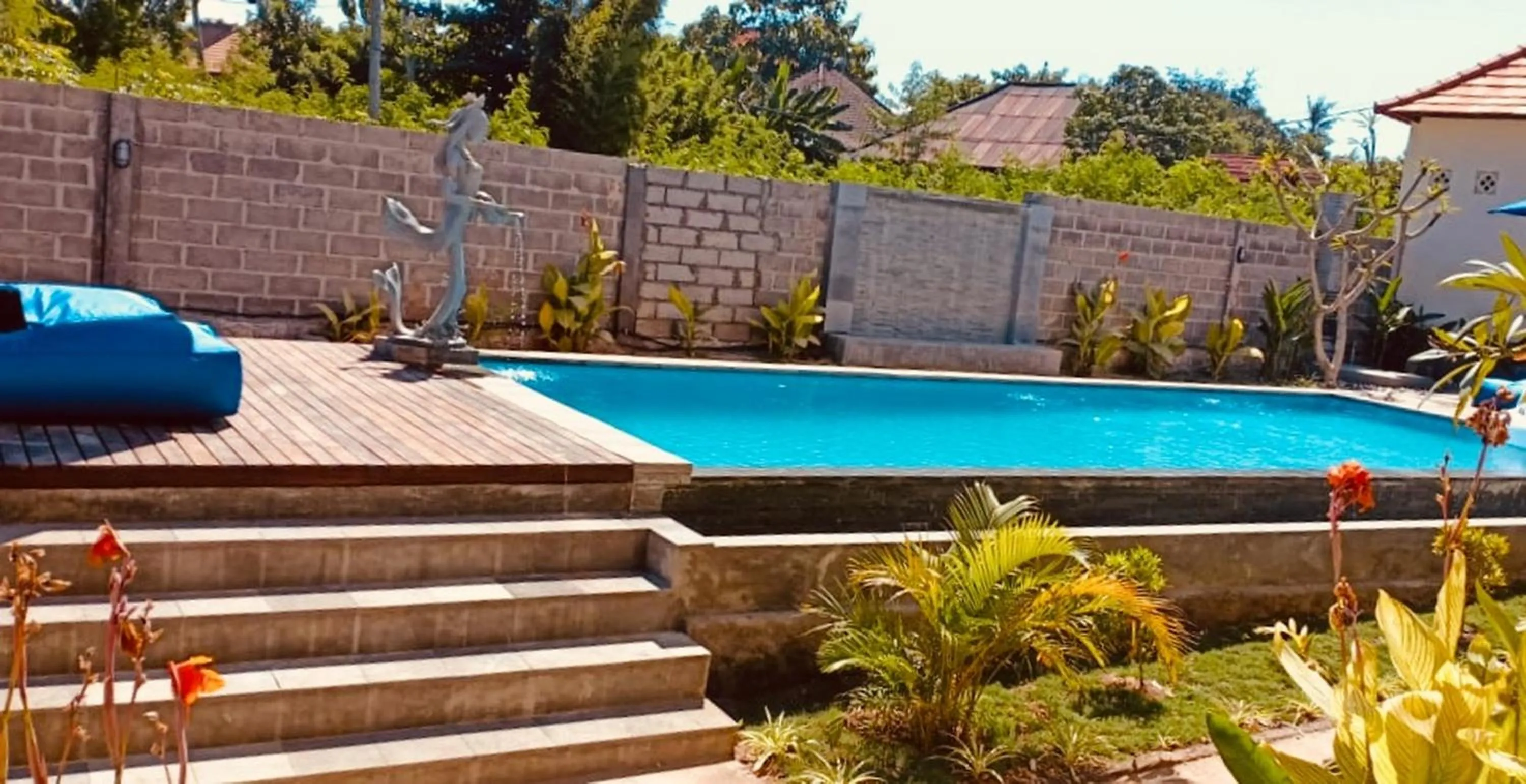 Pool view in Dream Beach Hostel Lembongan