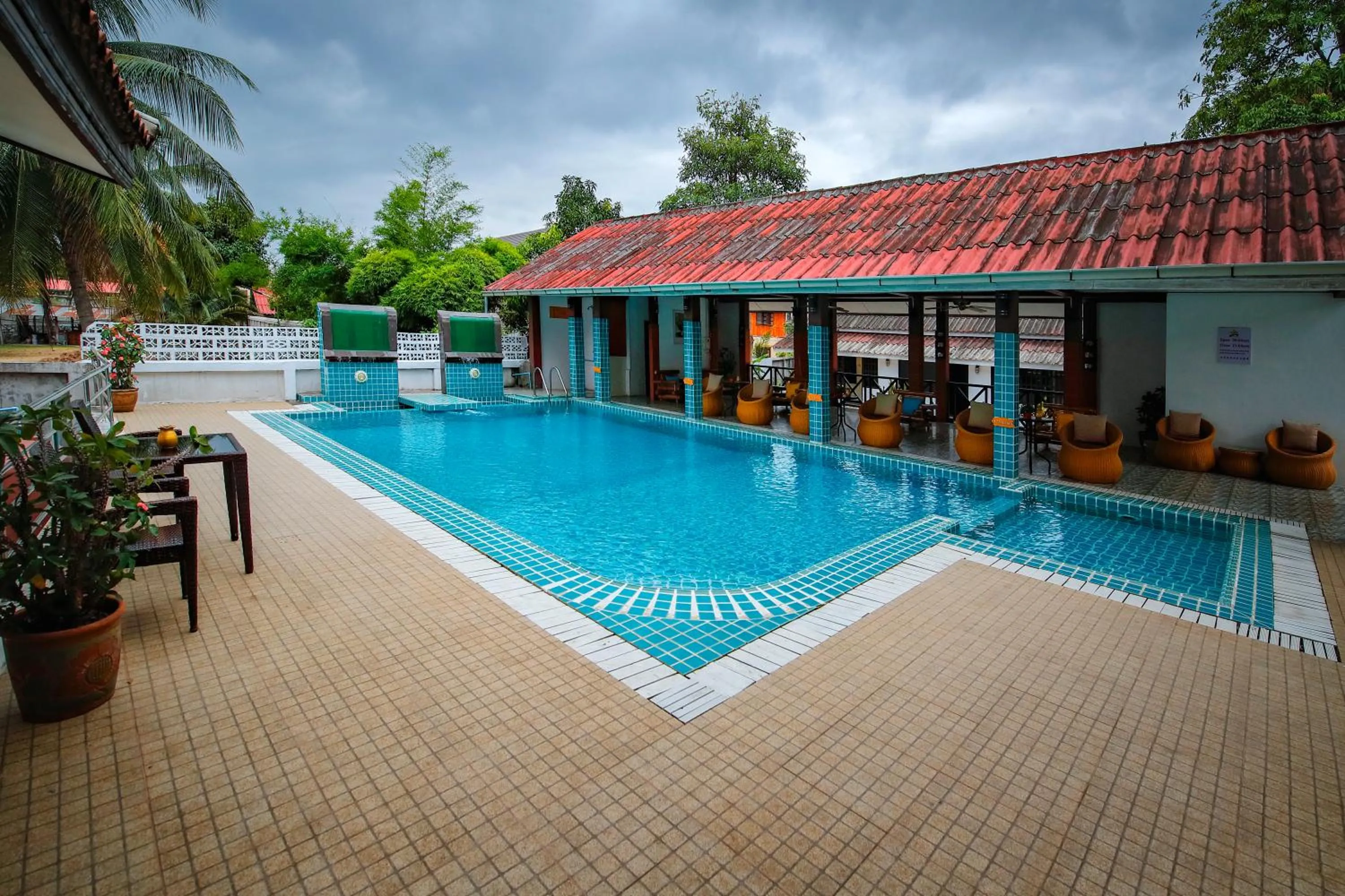 Property building in E-Outfitting Vang Thong Hotel