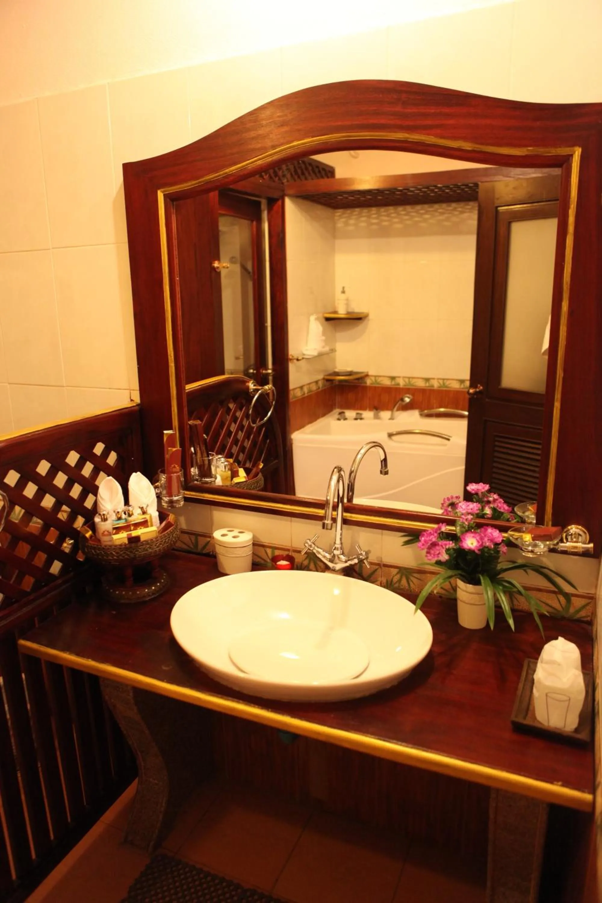Bathroom in E-Outfitting Vang Thong Hotel