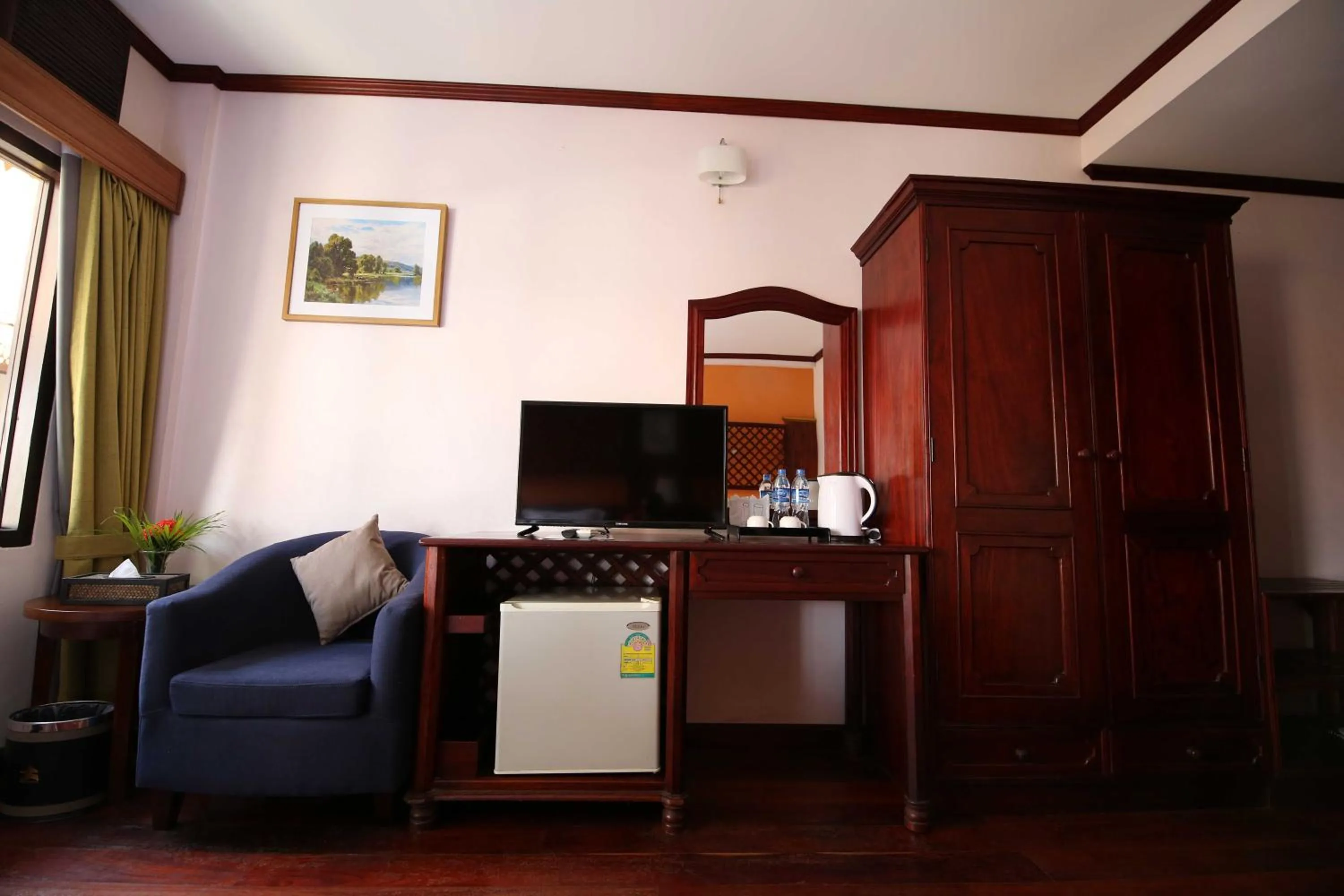 TV and multimedia in E-Outfitting Vang Thong Hotel