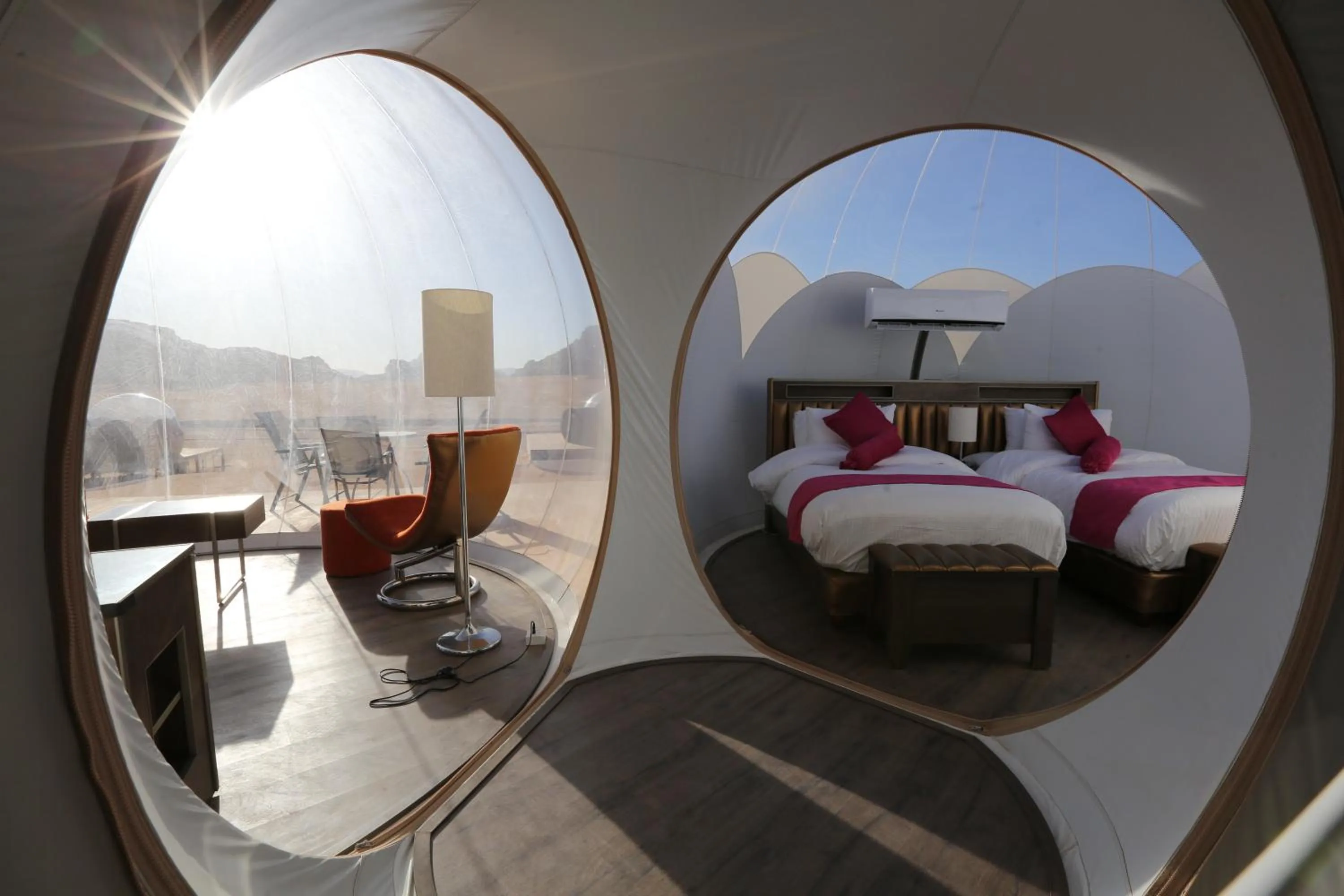 Photo of the whole room, Bed in Wadi Rum Bubble Luxotel