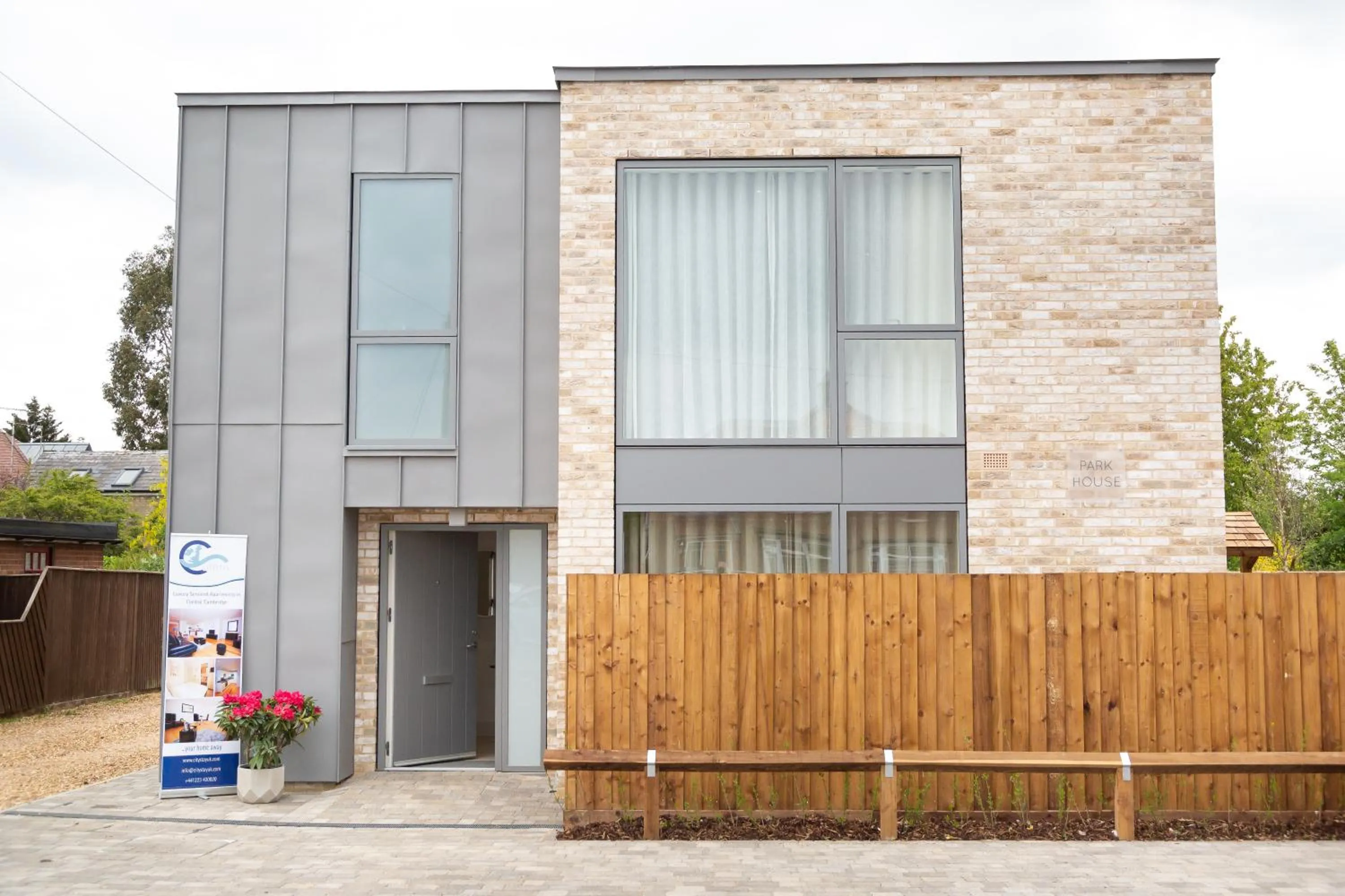 Property building in Citystay Living - Park House