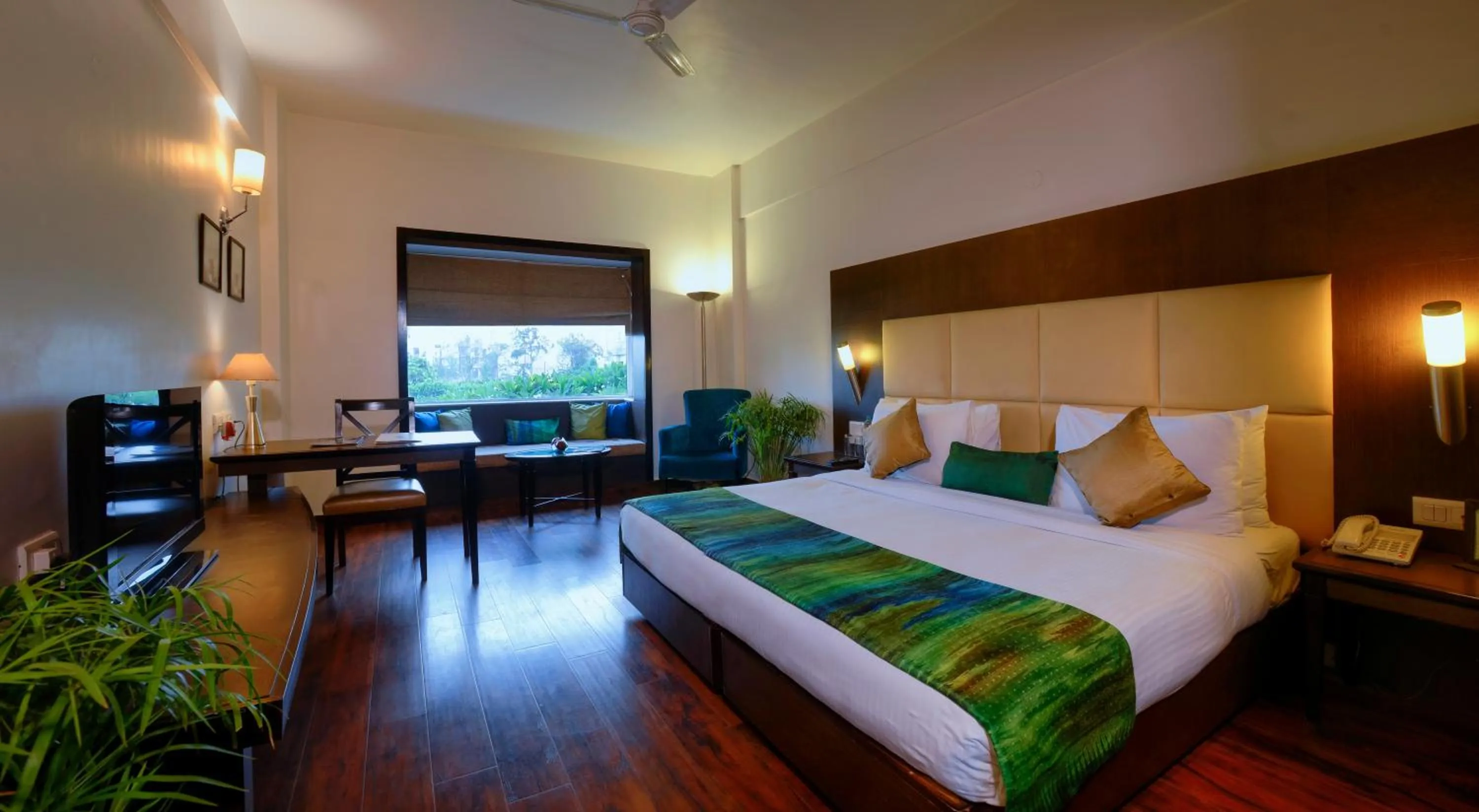 TV and multimedia, Bed in TreeHouse Hotel Club & Spa