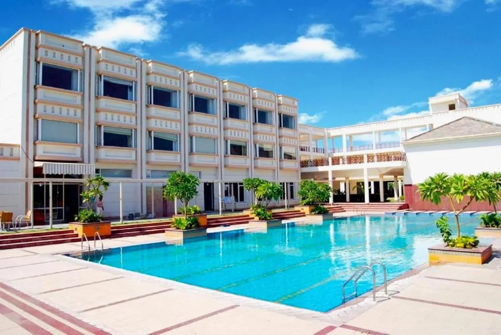 Swimming pool in TreeHouse Hotel Club & Spa