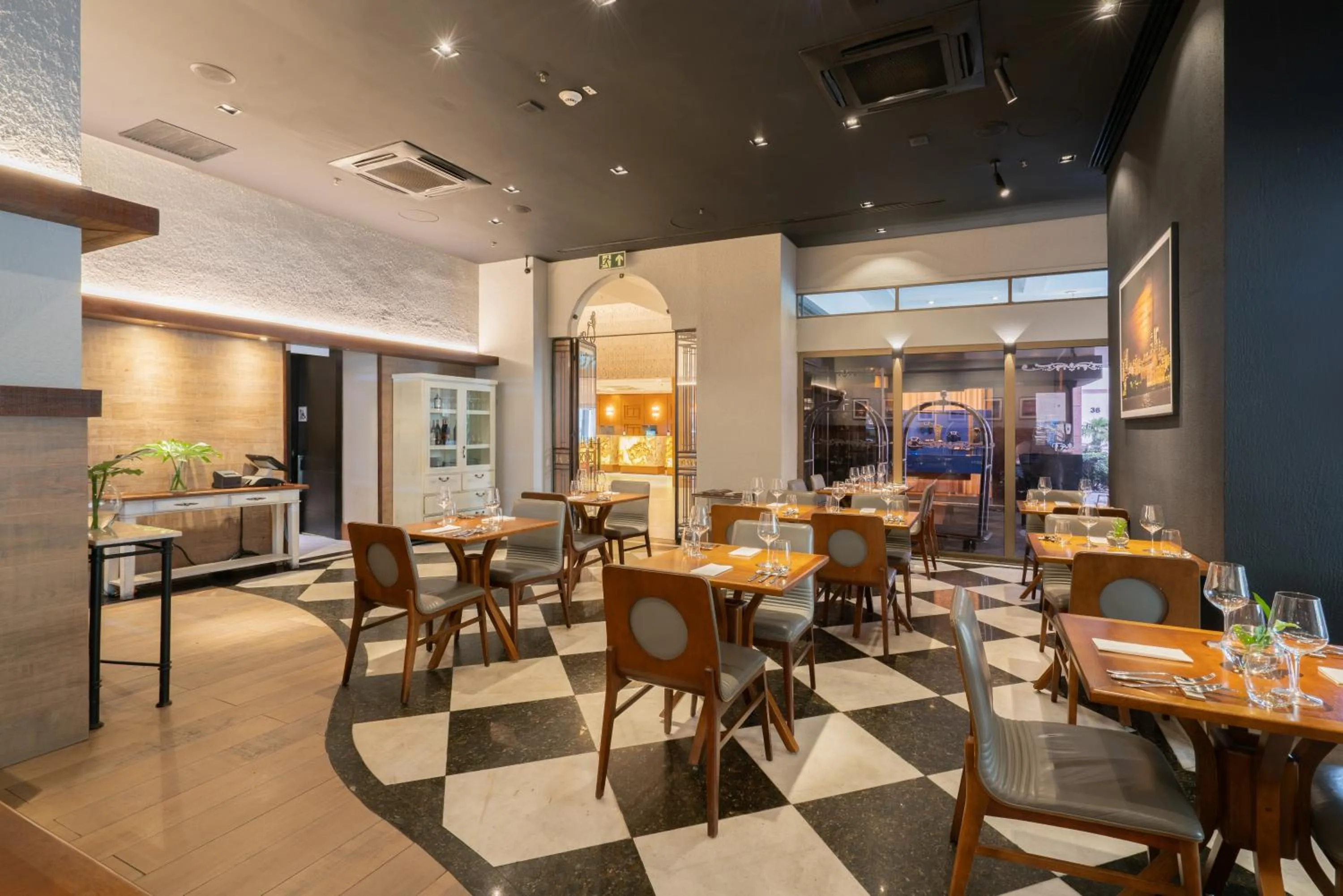 Restaurant/places to eat in Hilton Porto Alegre, Brazil