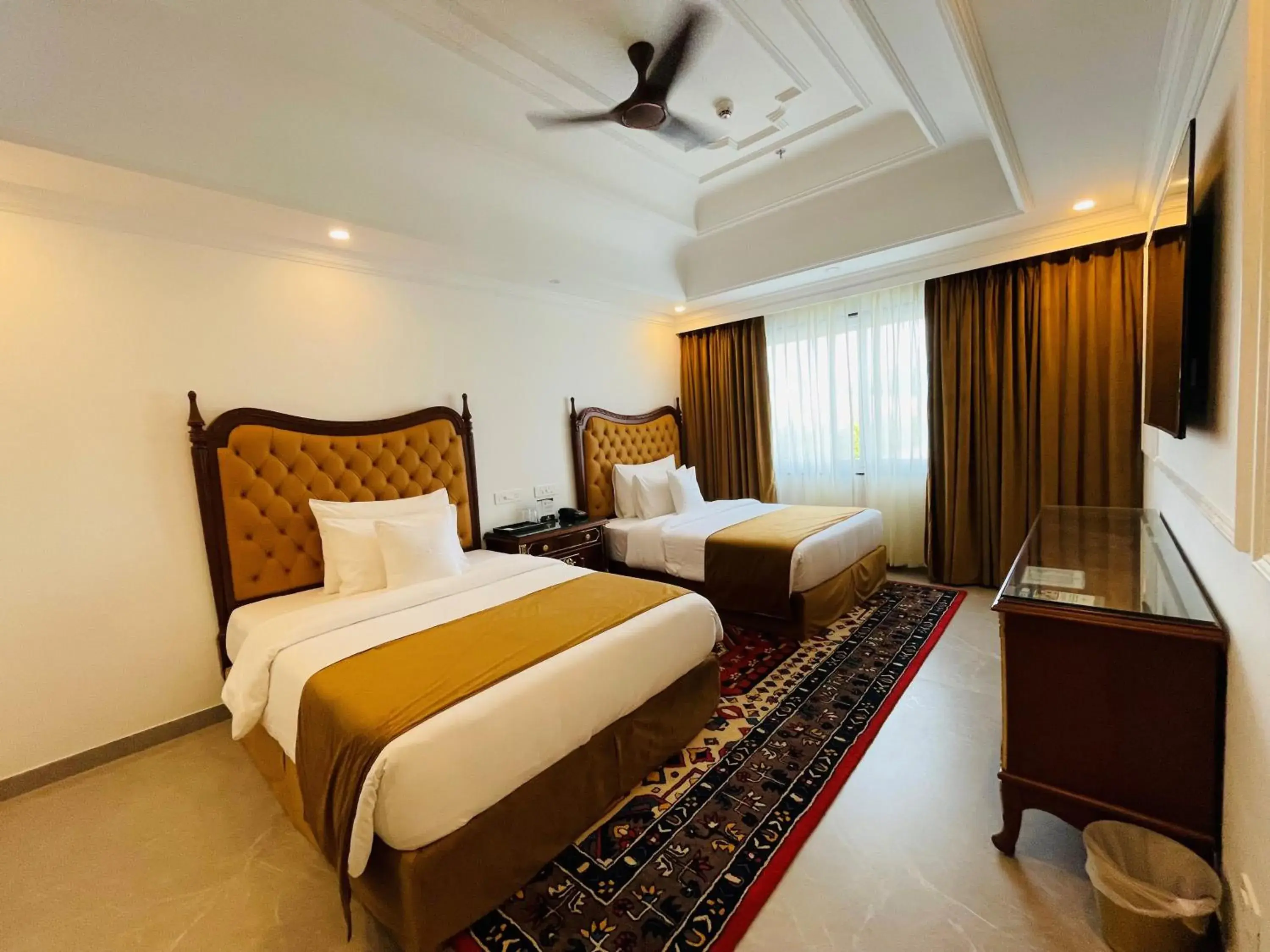 Bed in Mayfair Palm Beach Resort Bed in Mayfair Palm Beach Resort