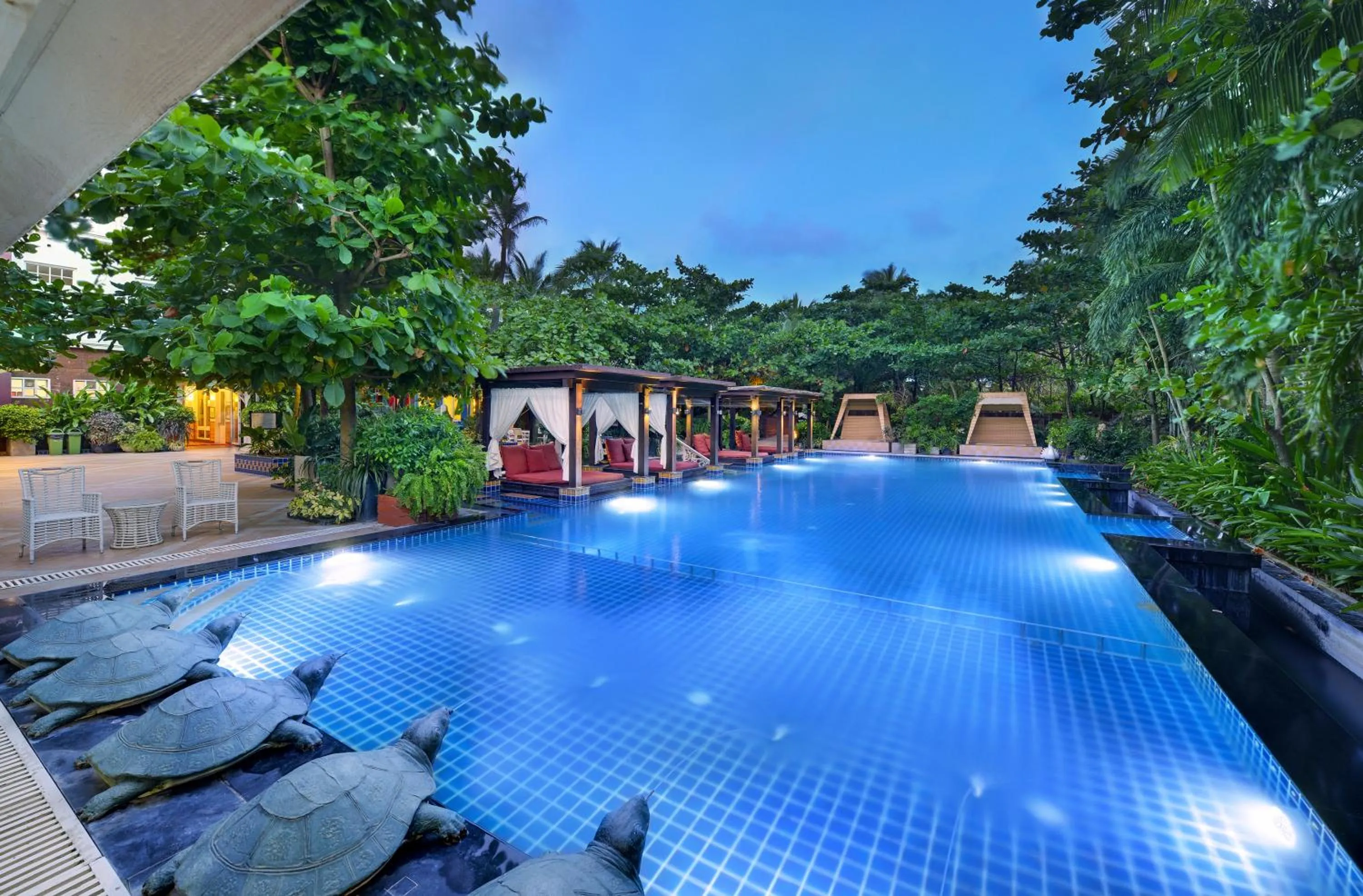 Pool view in Mayfair Palm Beach Resort