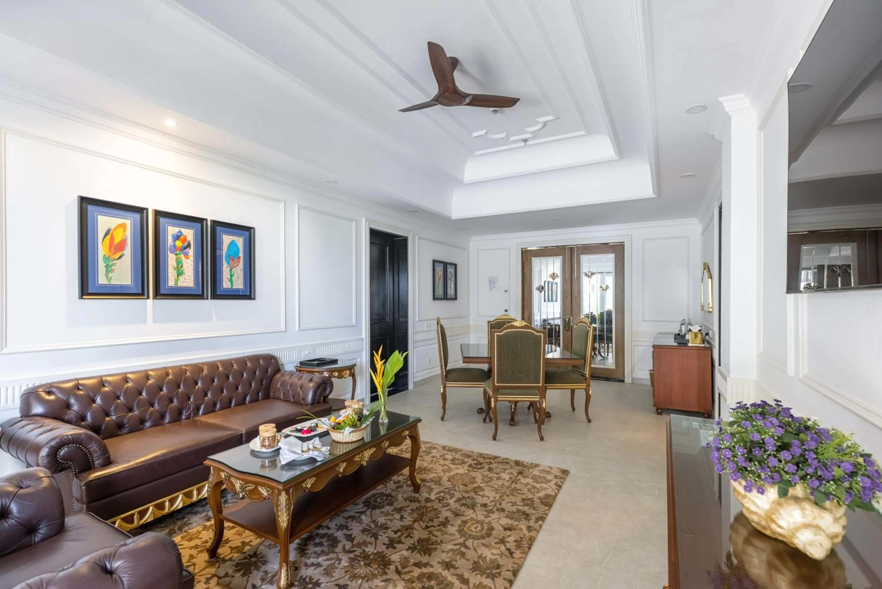 Living room in Mayfair Palm Beach Resort