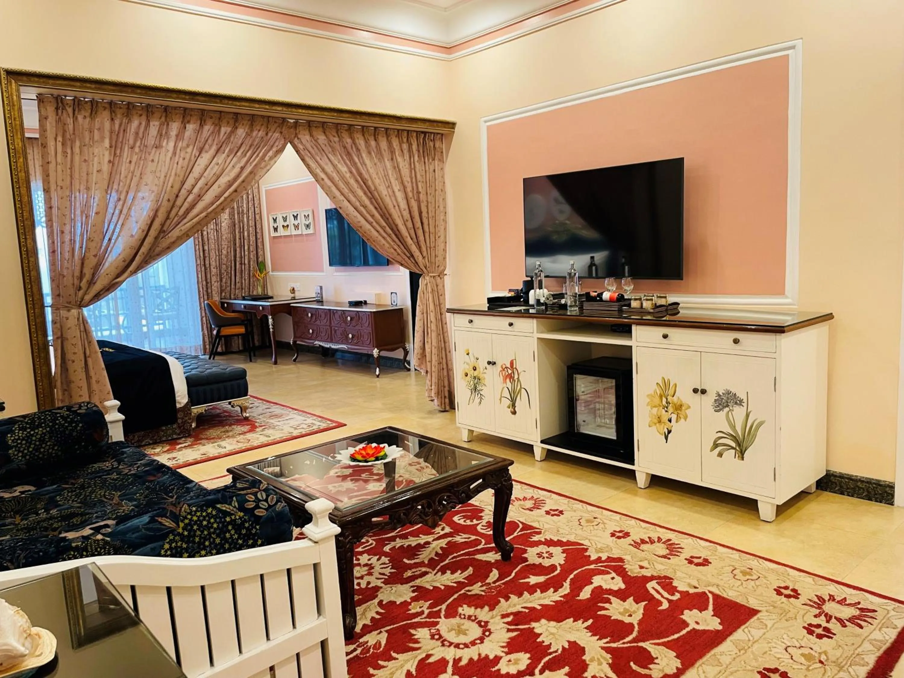 Bedroom in Mayfair Palm Beach Resort