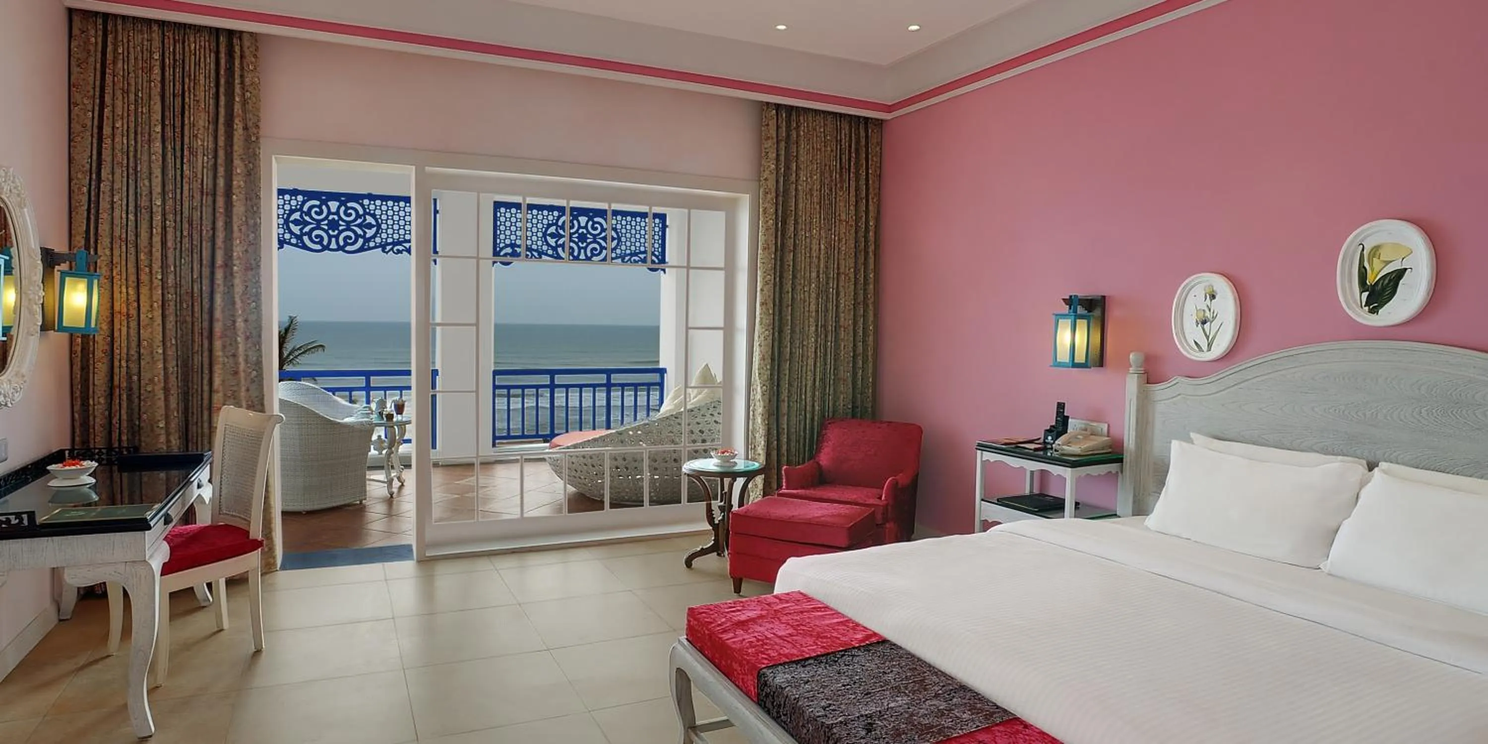 Bedroom, Bed in Mayfair Palm Beach Resort