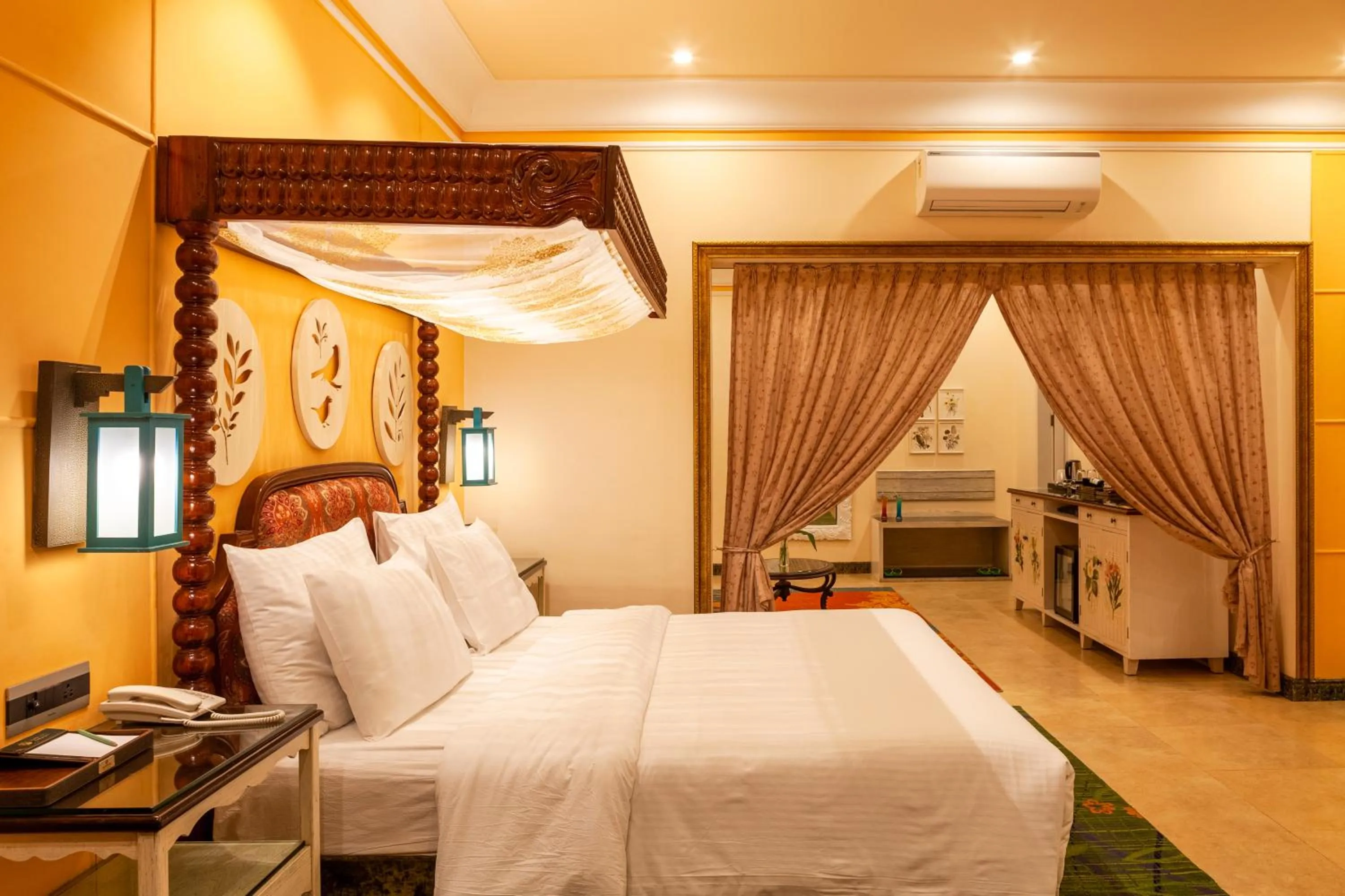 Bedroom, Bed in Mayfair Palm Beach Resort