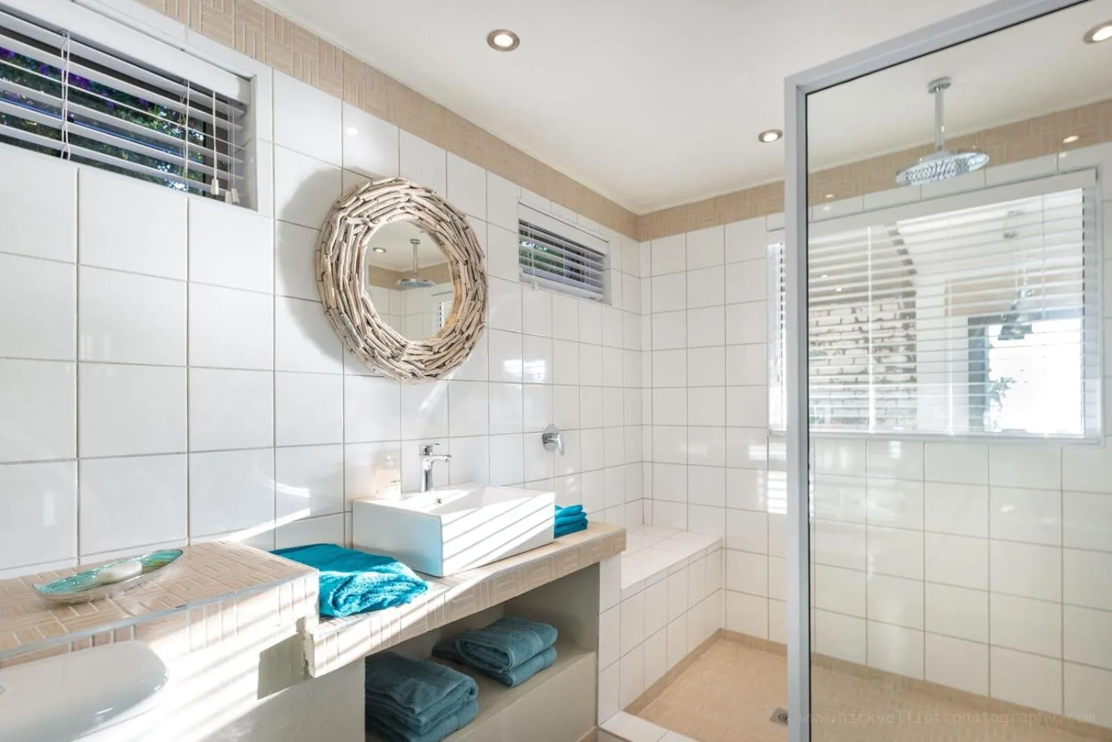 Bathroom in Watercolours Studios