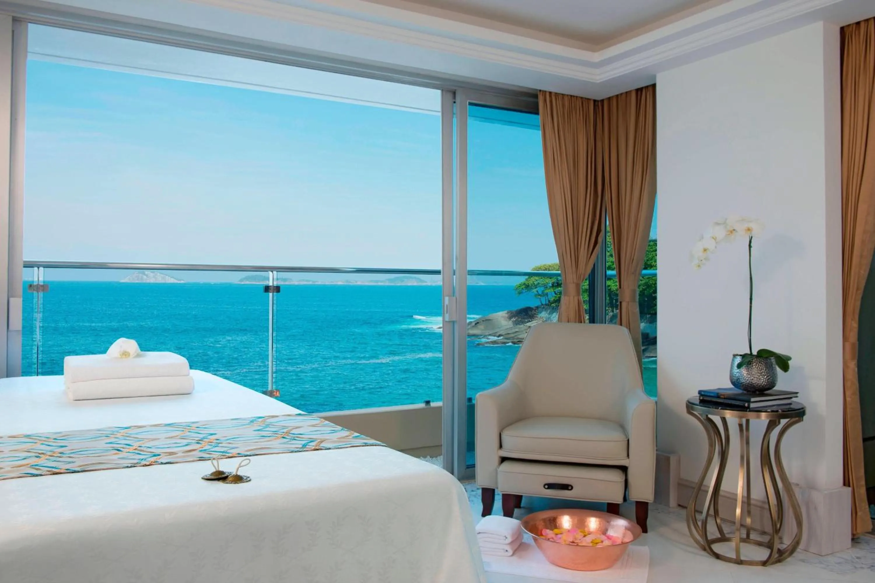 Spa and wellness centre/facilities, Bed in Sheraton Grand Rio Hotel & Resort