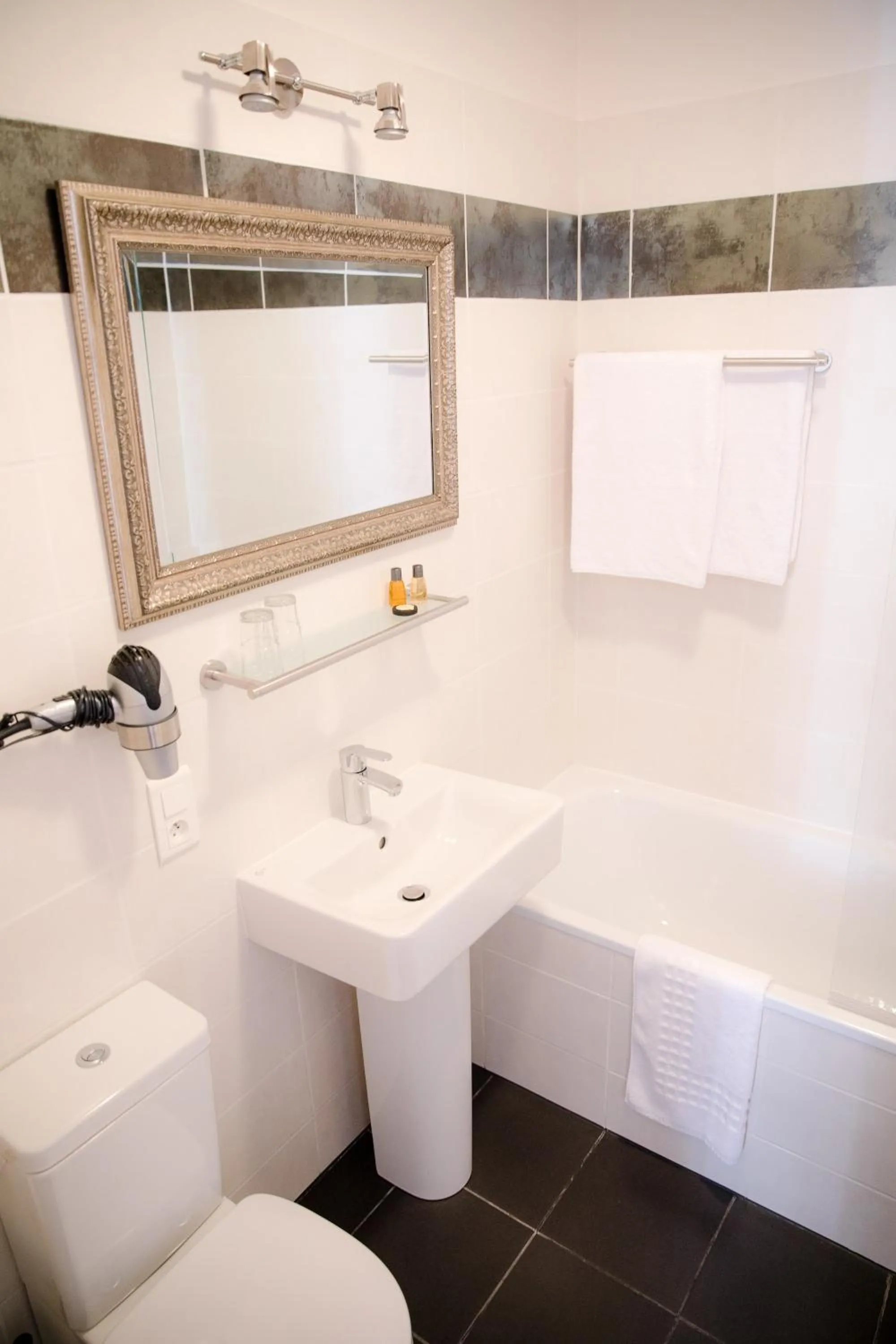 Bathroom in La Résidence Chambre d'Hotes