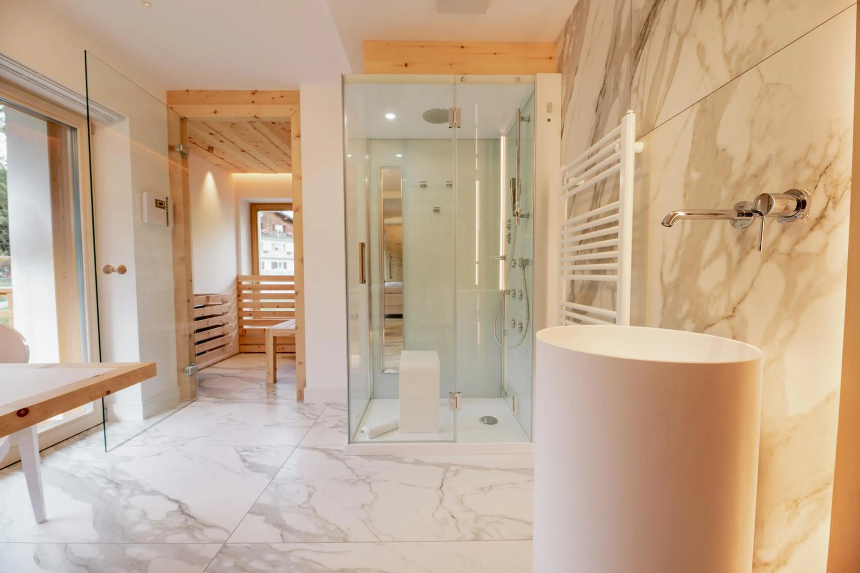 Shower in Garnì Aurora Bed and Breakfast