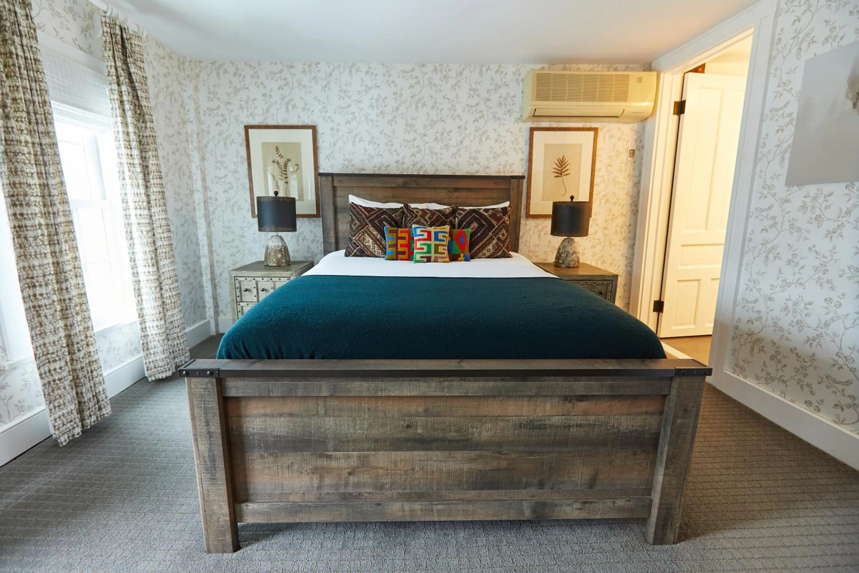 Photo of the whole room, Bed in Shelter Harbor Inn