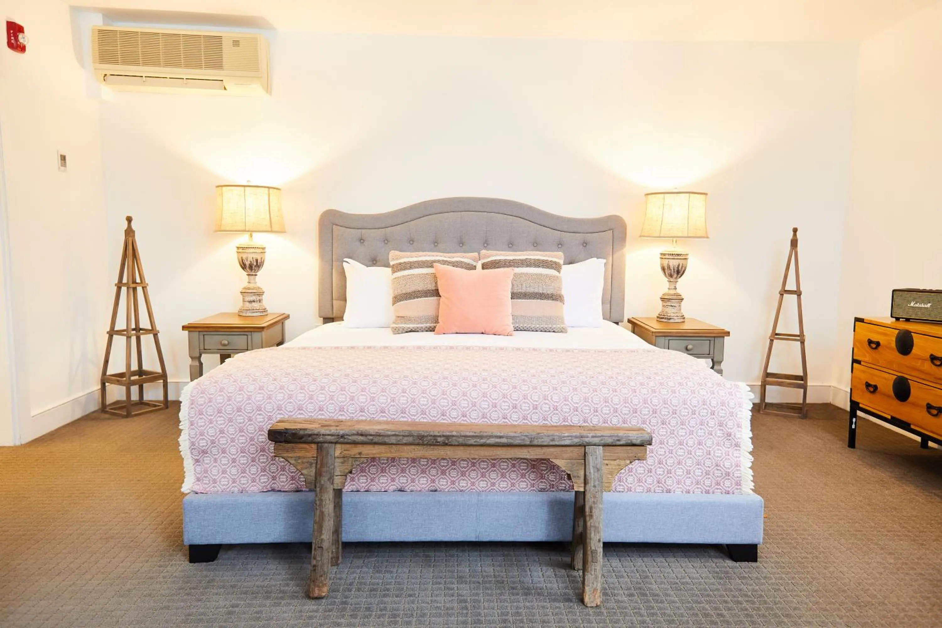 Photo of the whole room, Bed in Shelter Harbor Inn