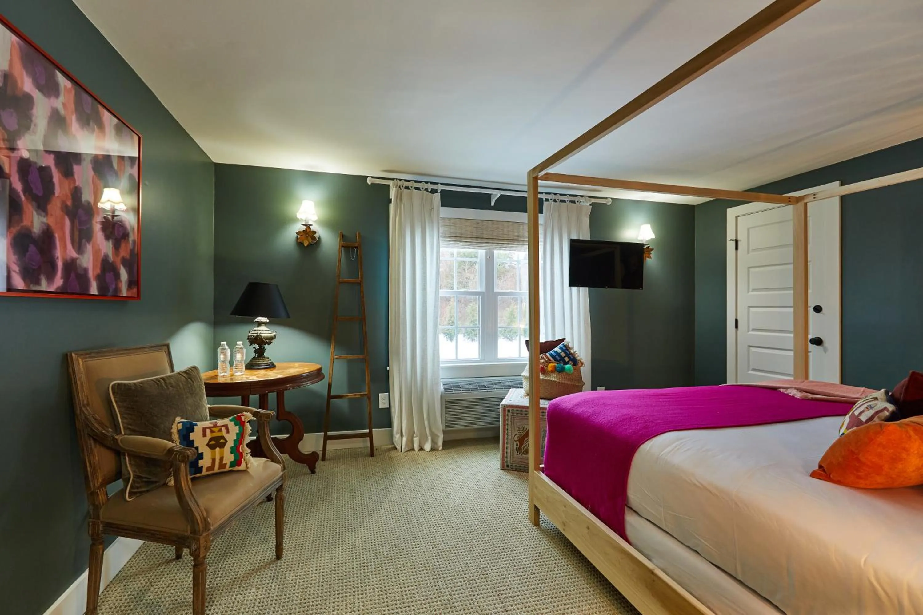 Photo of the whole room, Bed in Shelter Harbor Inn