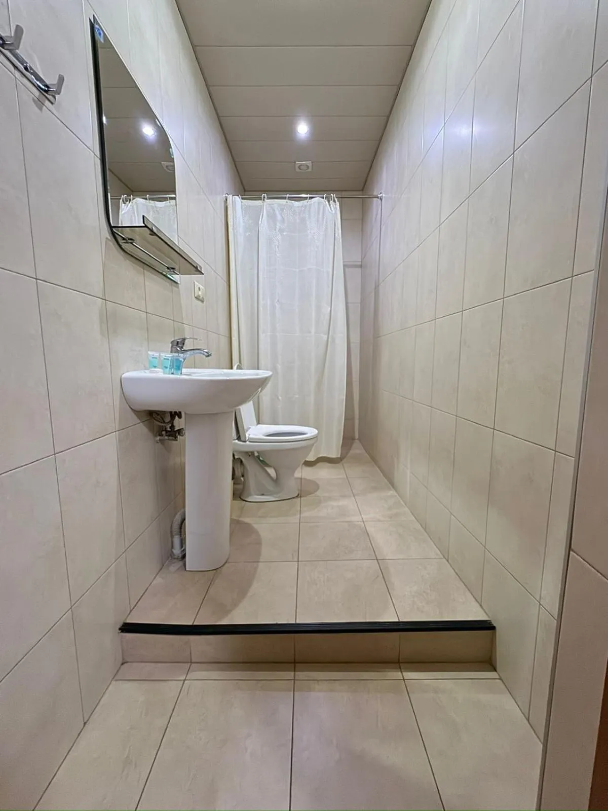 Shower in Hotel Imereti - Old Tbilisi Center