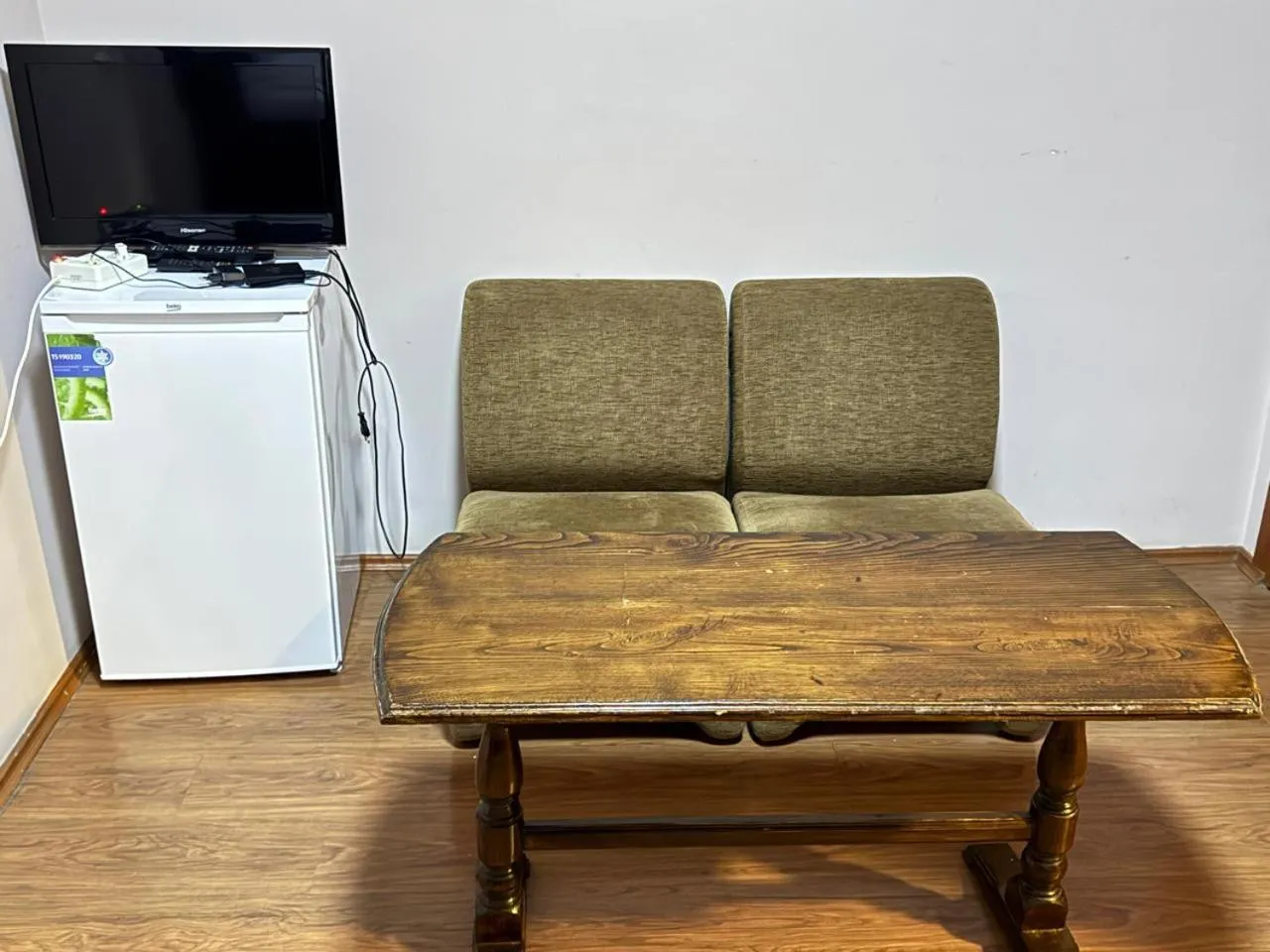 Communal lounge/ TV room in Hotel Imereti - Old Tbilisi Center