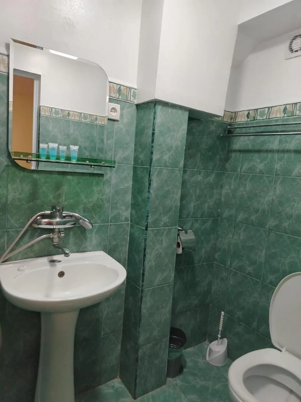 Shower in Hotel Imereti - Old Tbilisi Center