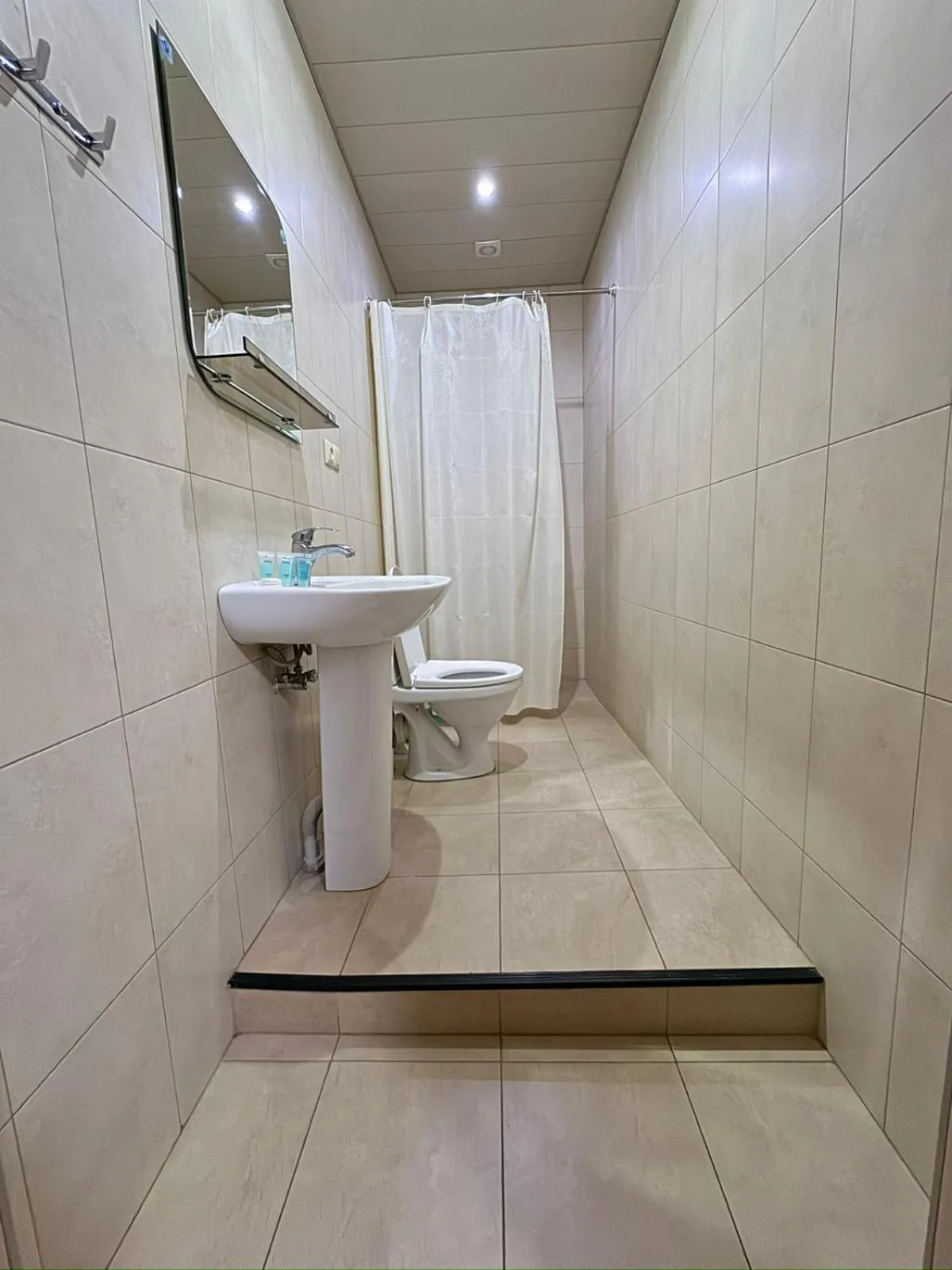 Shower in Hotel Imereti - Old Tbilisi Center