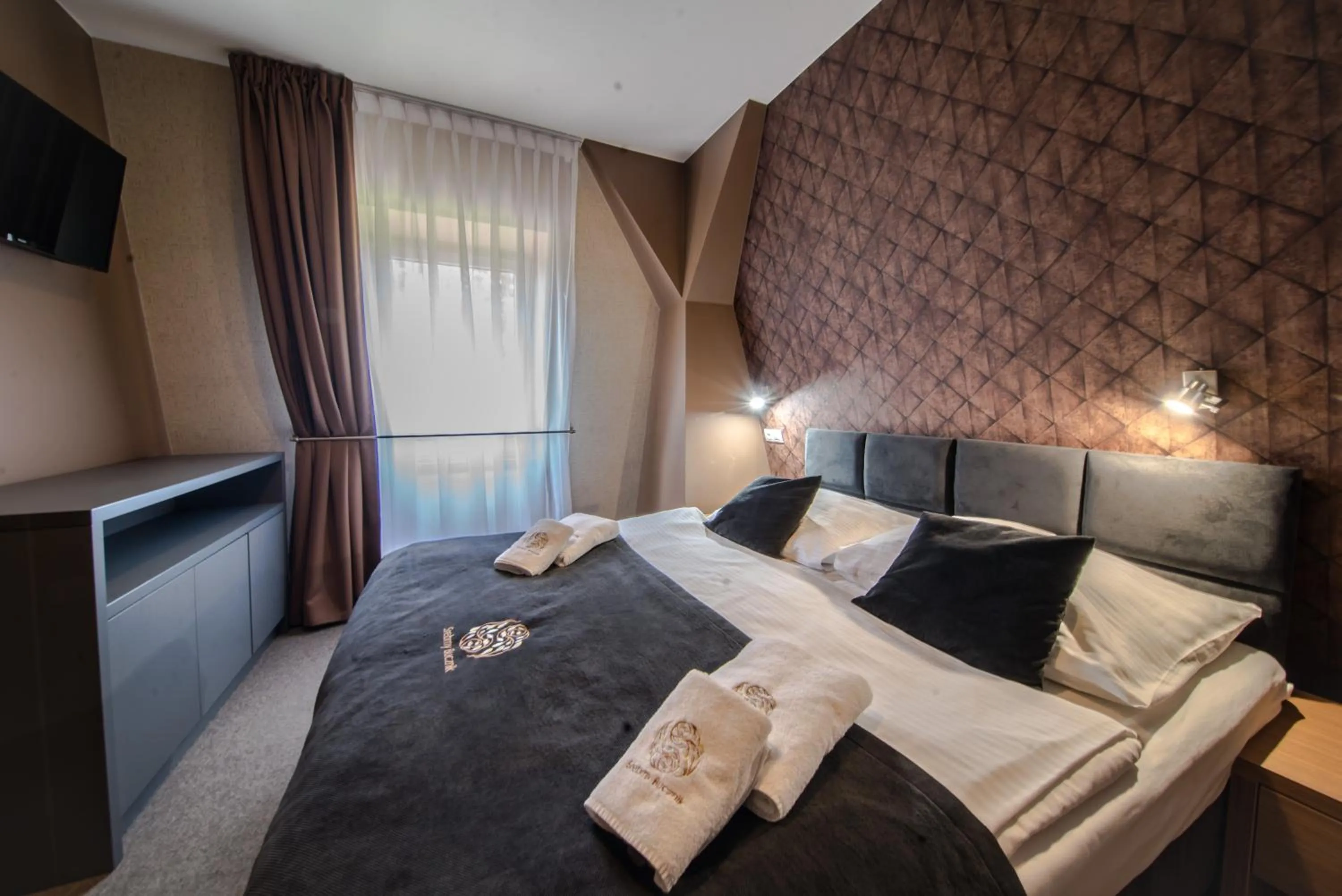 Bed in Srebrny Bucznik Wellness & Restaurant