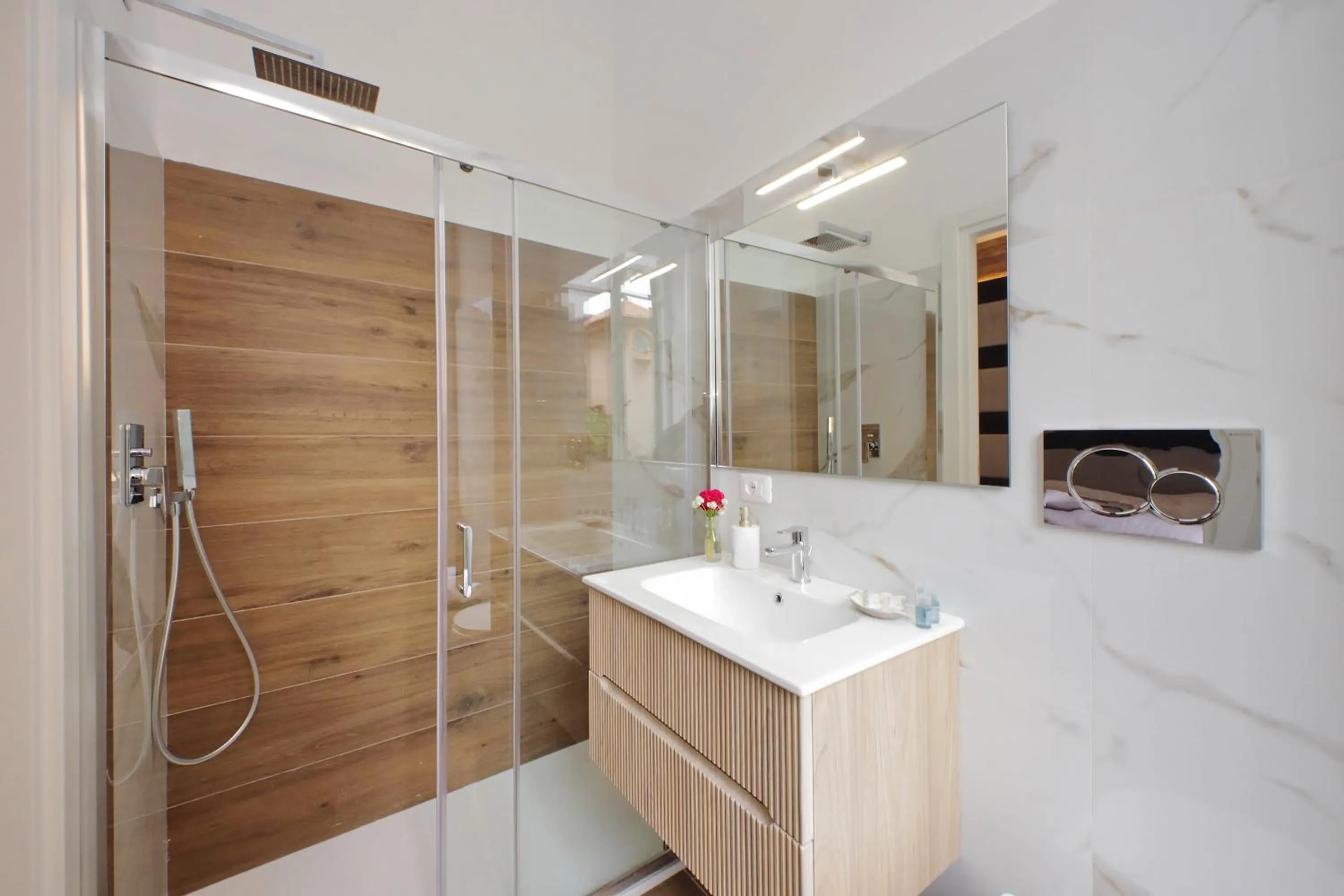 Bathroom in I Pini di Roma - Rooms & Suites