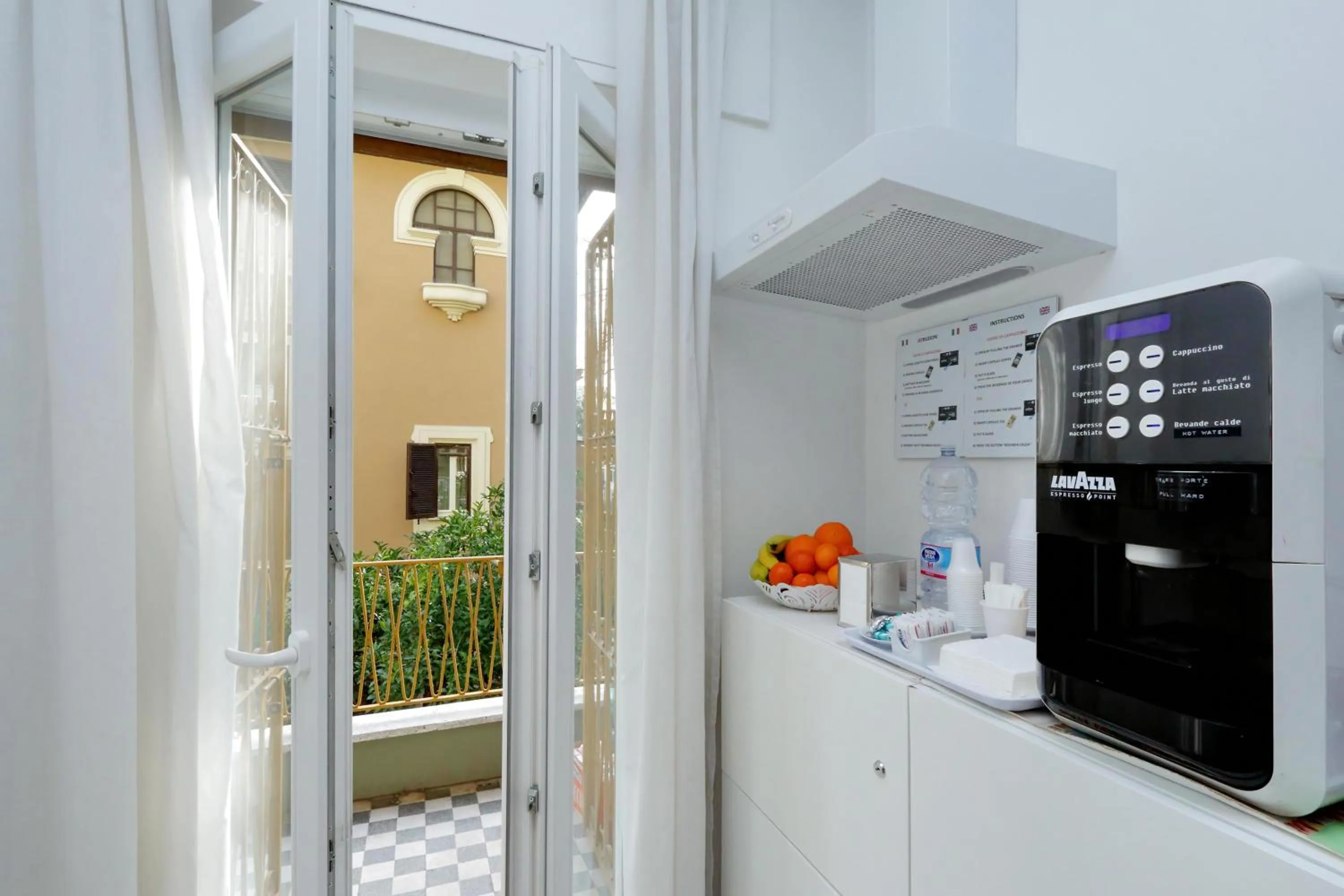 Coffee/tea facilities in I Pini di Roma - Rooms & Suites